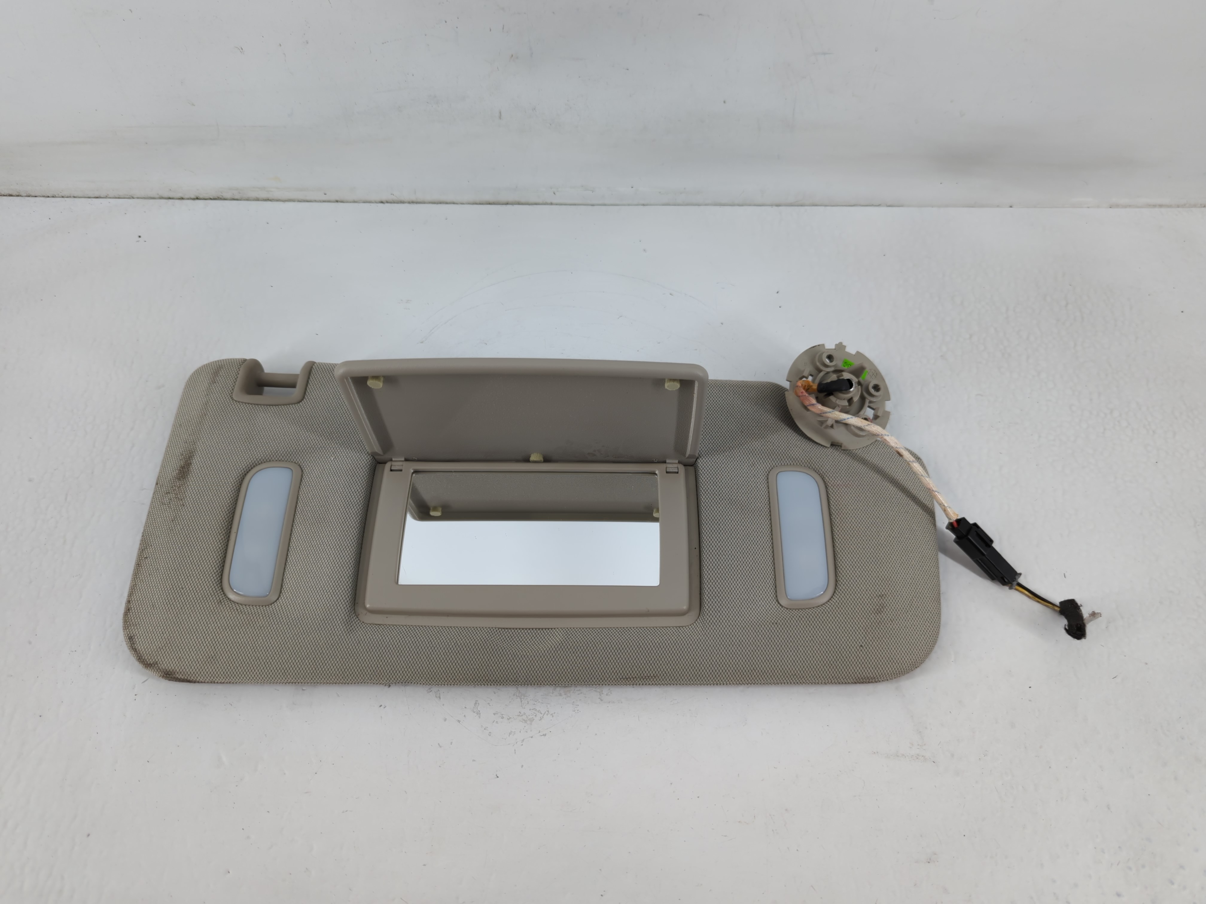 Picture of 2013-2021 Buick Encore Passenger Sun Visor Mirror Right Sunvisor Grey 763709