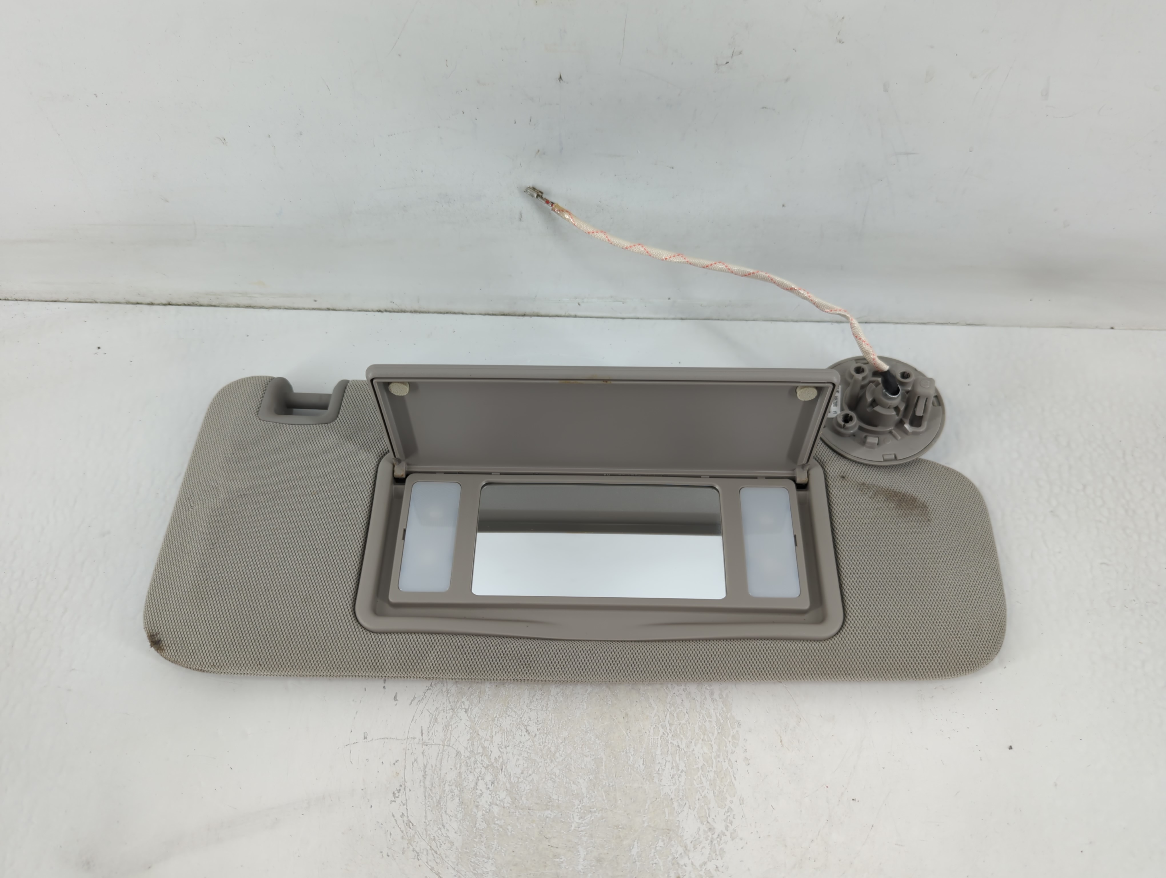 Picture of 2010-2015 Buick Lacrosse Passenger Sun Visor Mirror Right Sunvisor Grey 763712