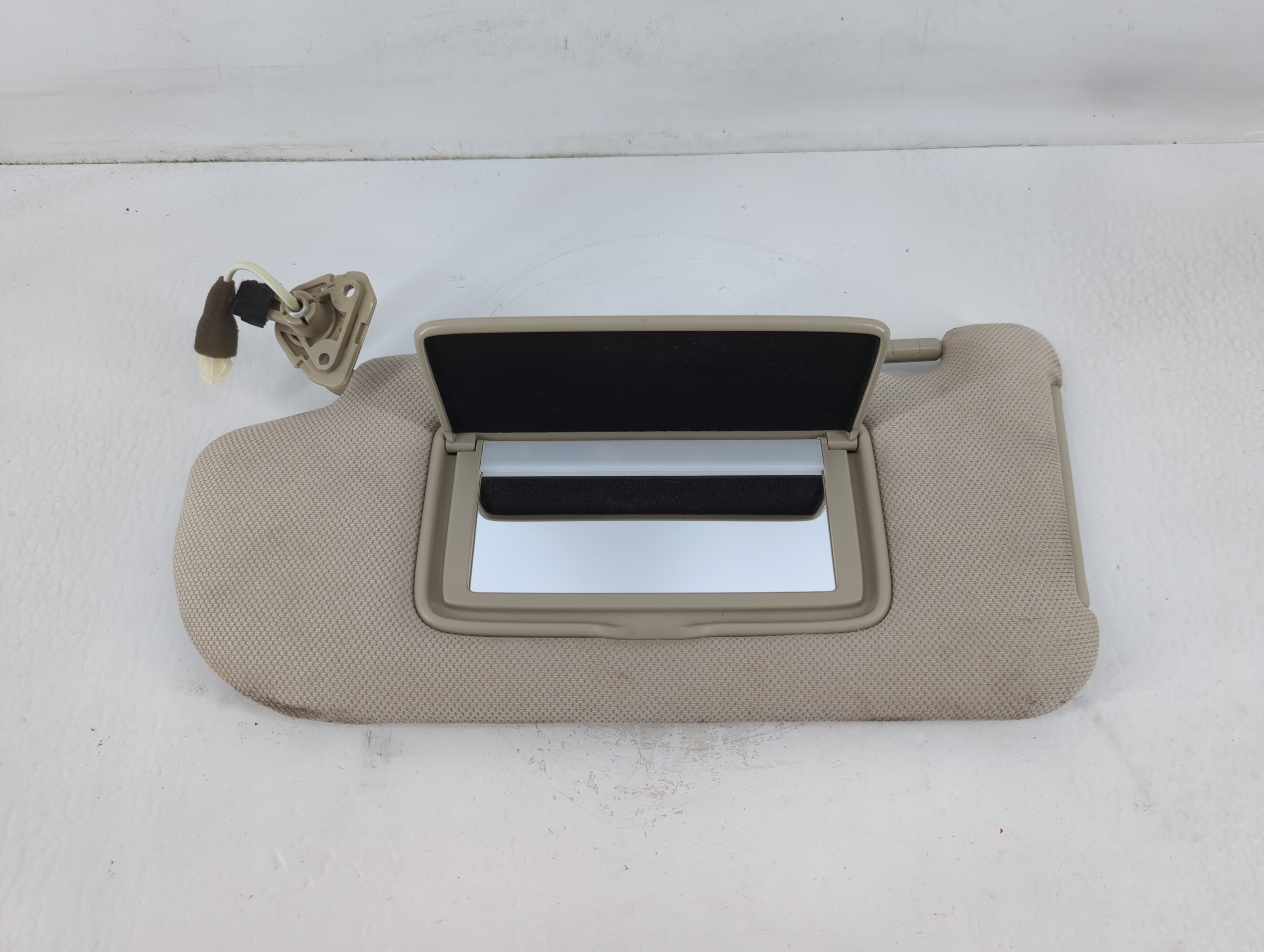 2013-2018 Nissan Altima Passenger Sun Visor Mirror Right Sunvisor Beige 763799 - Oemusedautoparts1.com