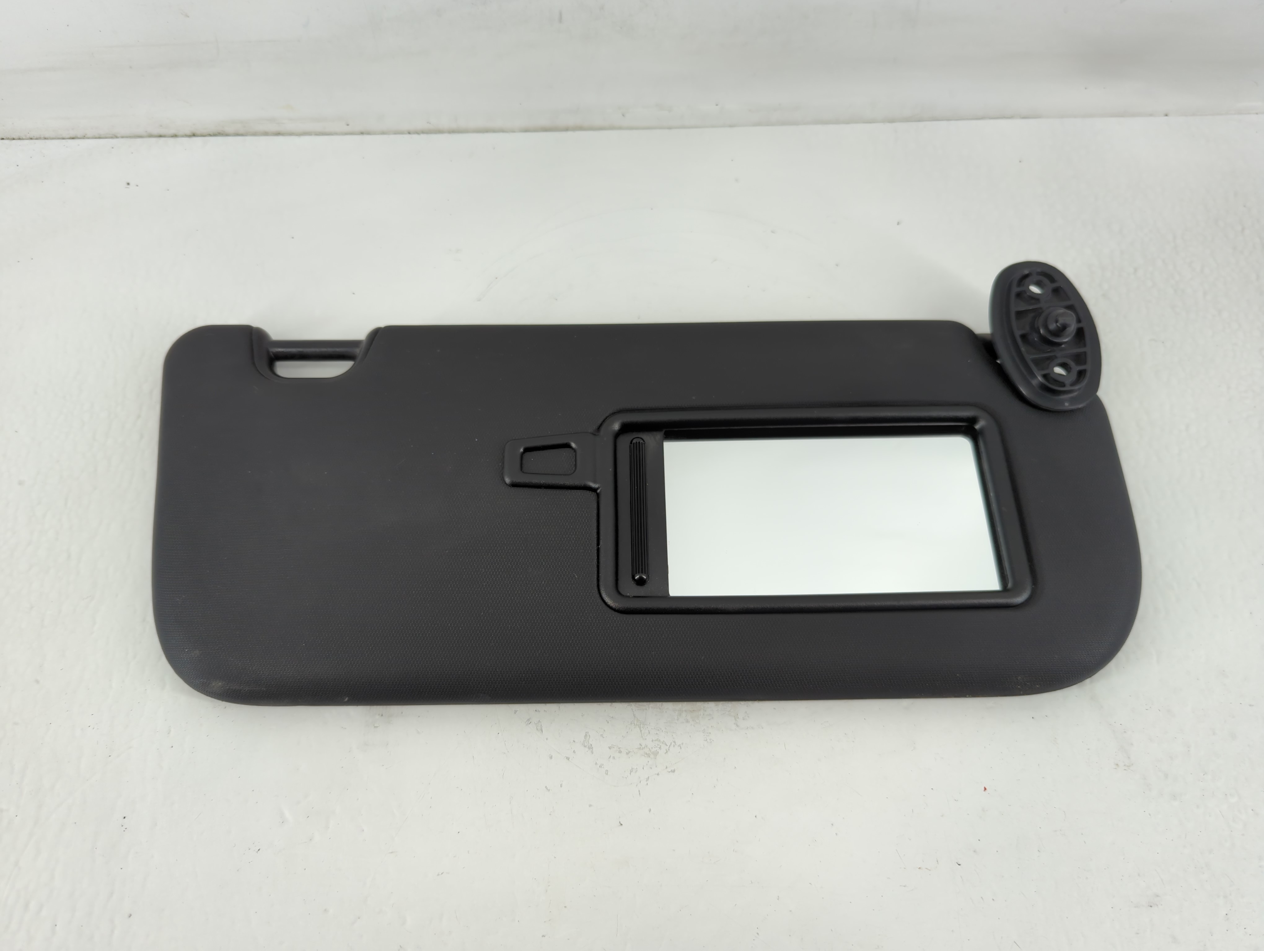2014-2019 Kia Soul Passenger Sun Visor Mirror Right Sunvisor Black 763803 - Oemusedautoparts1.com