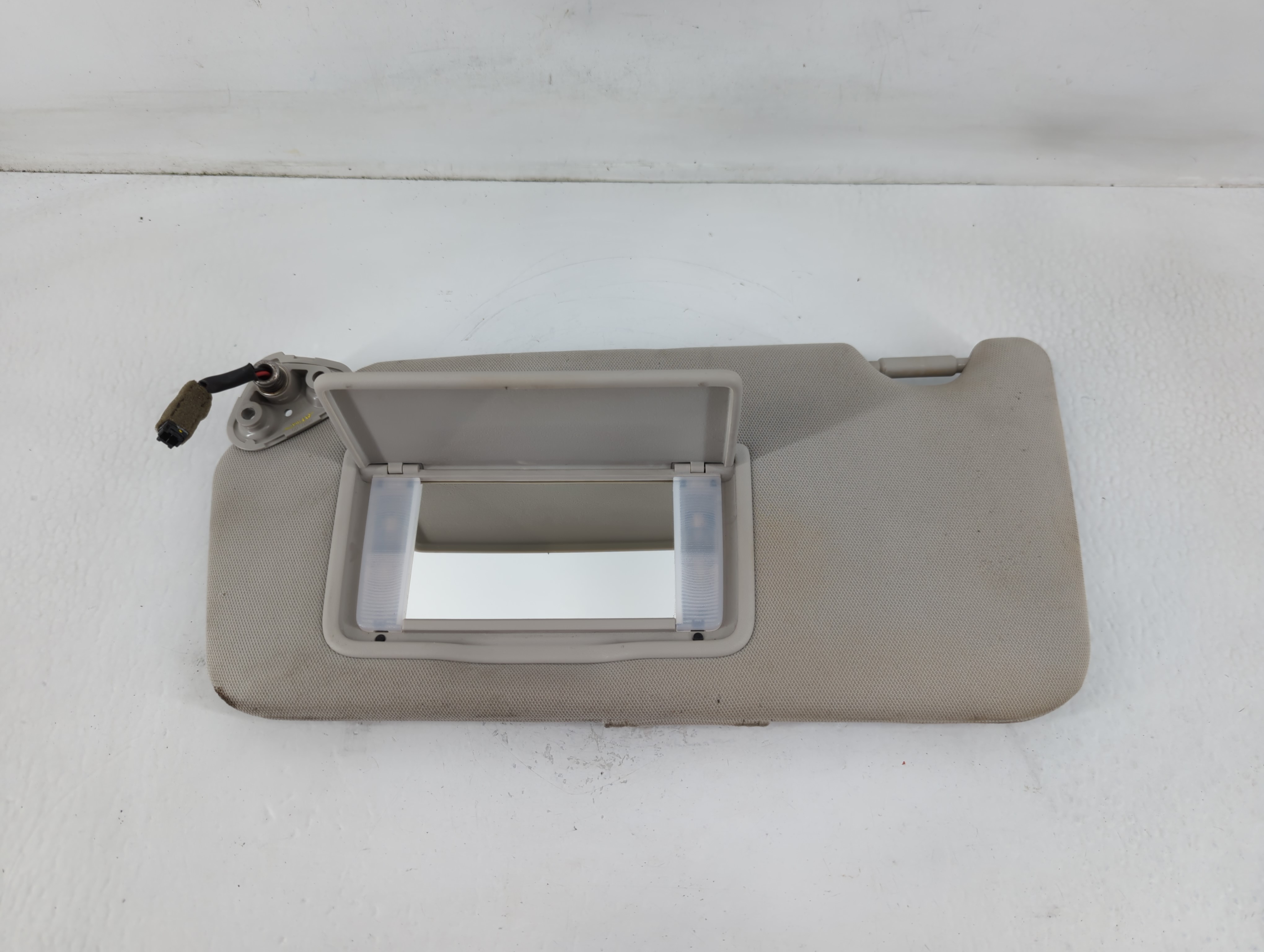 2010-2014 Subaru Legacy Driver Sun Visor Mirror Left Sunvisor Grey 763806 - Oemusedautoparts1.com