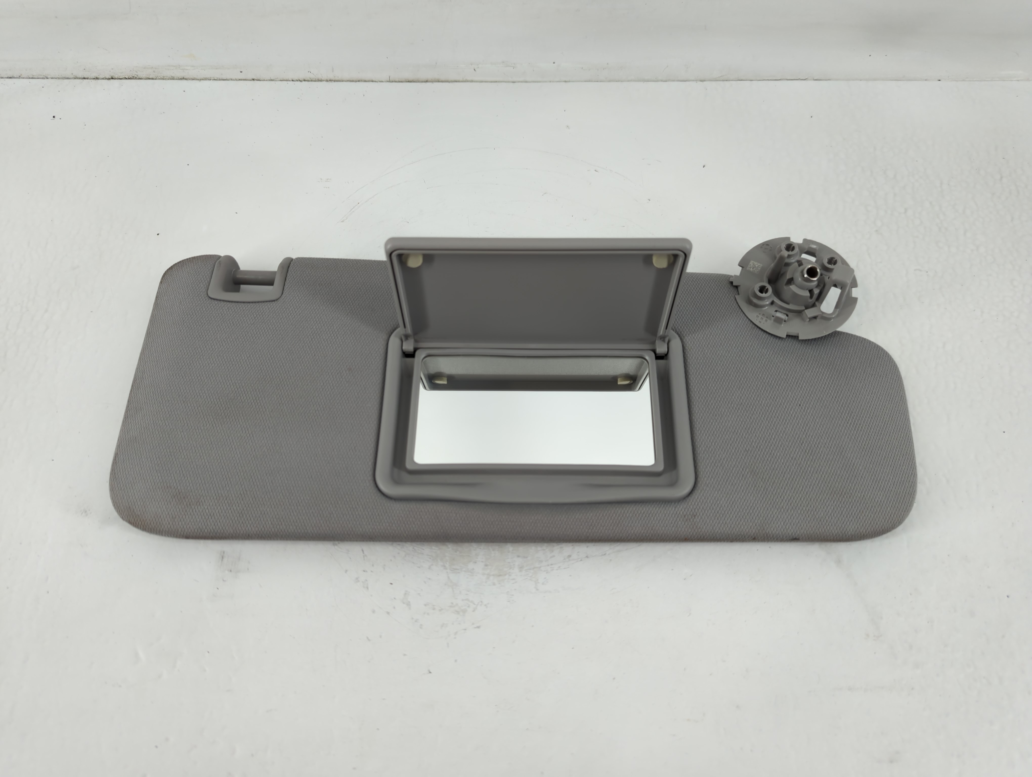 2016-2021 Chevrolet Malibu Passenger Sun Visor Mirror Right Sunvisor Grey 763811 - Oemusedautoparts1.com