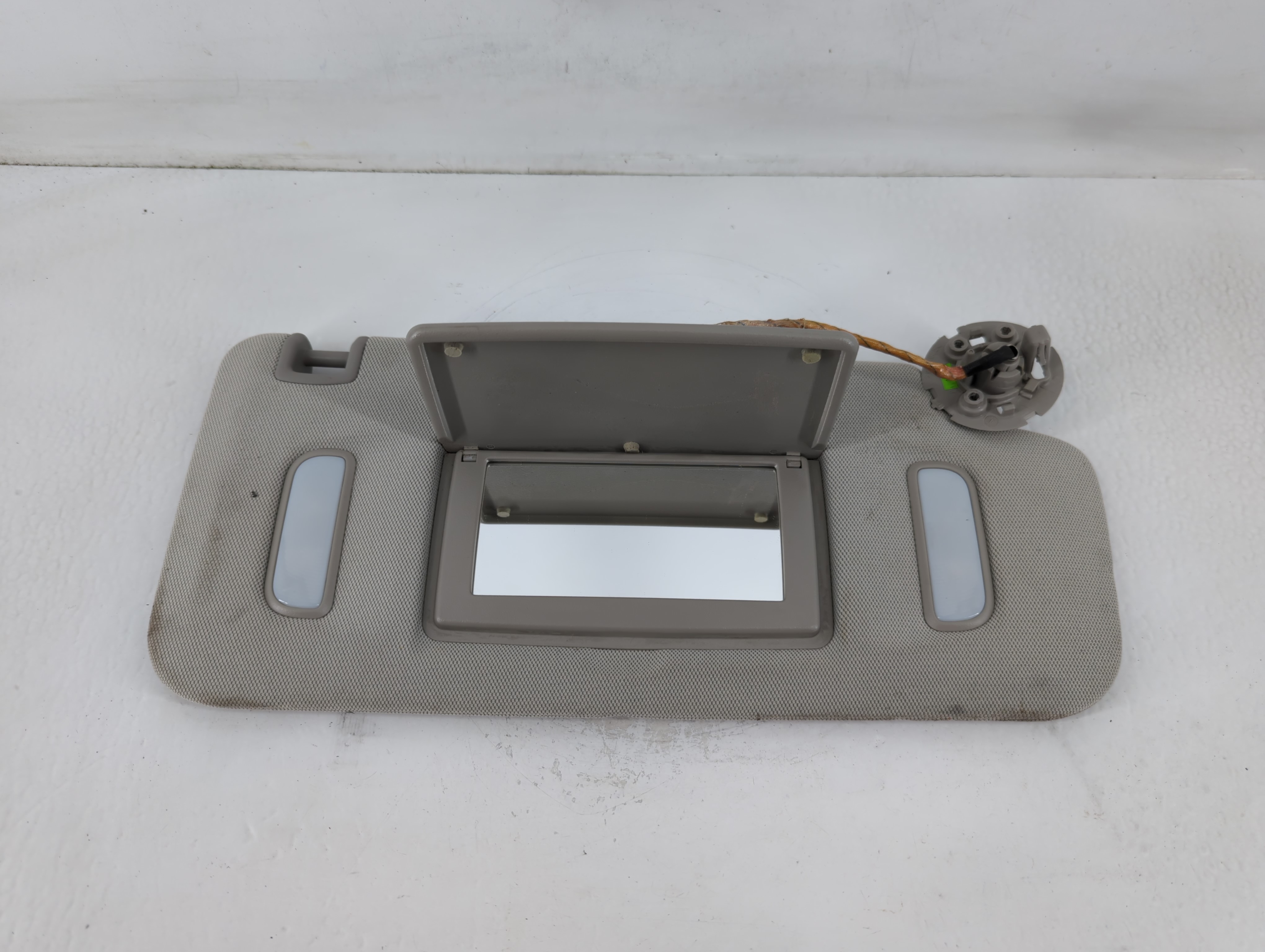 2010-2017 Gmc Terrain Passenger Sun Visor Mirror Right Sunvisor Grey 763843 - Oemusedautoparts1.com