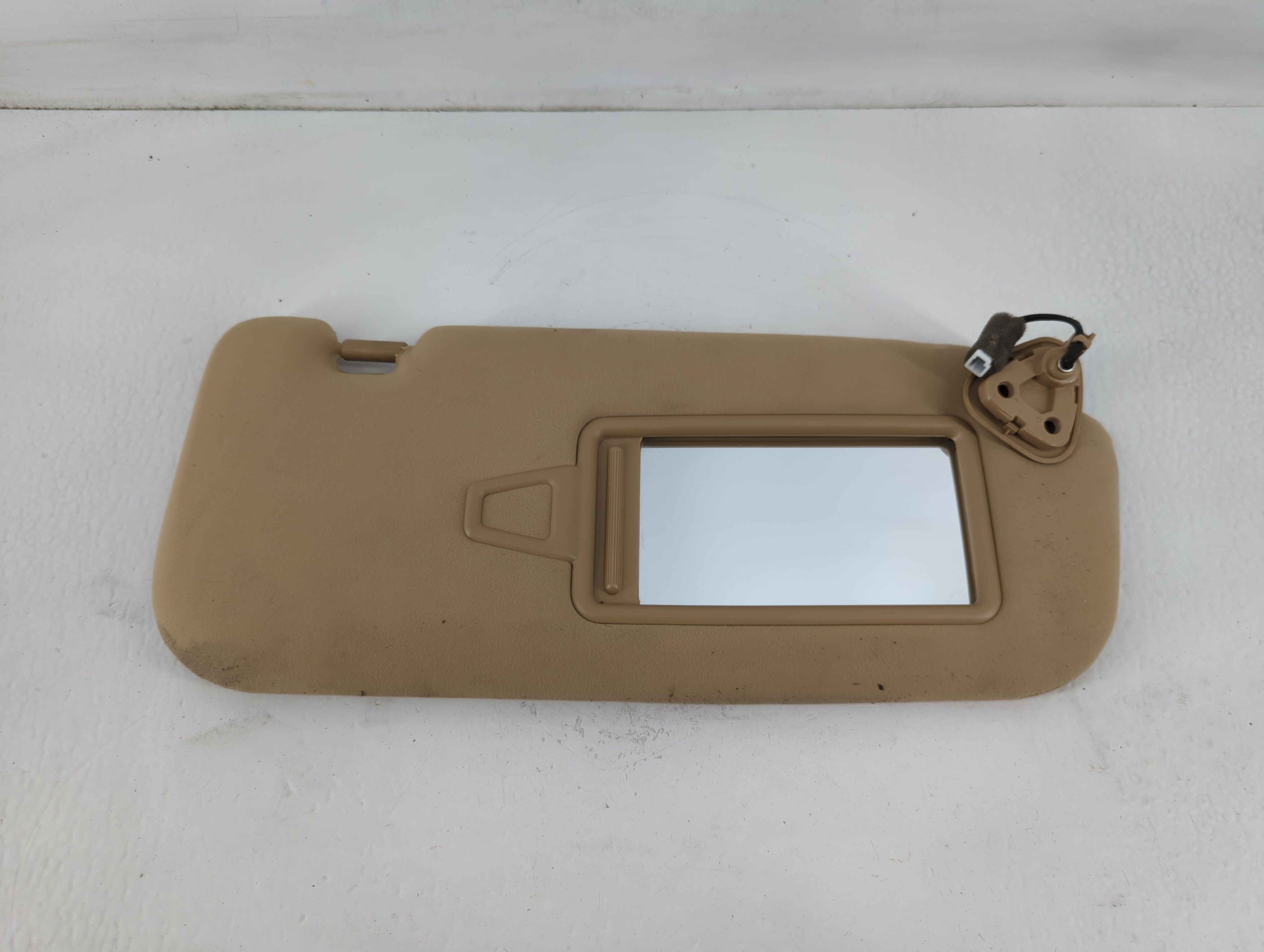 2012-2017 Hyundai Azera Passenger Sun Visor Mirror Right Sunvisor 763845 - Oemusedautoparts1.com