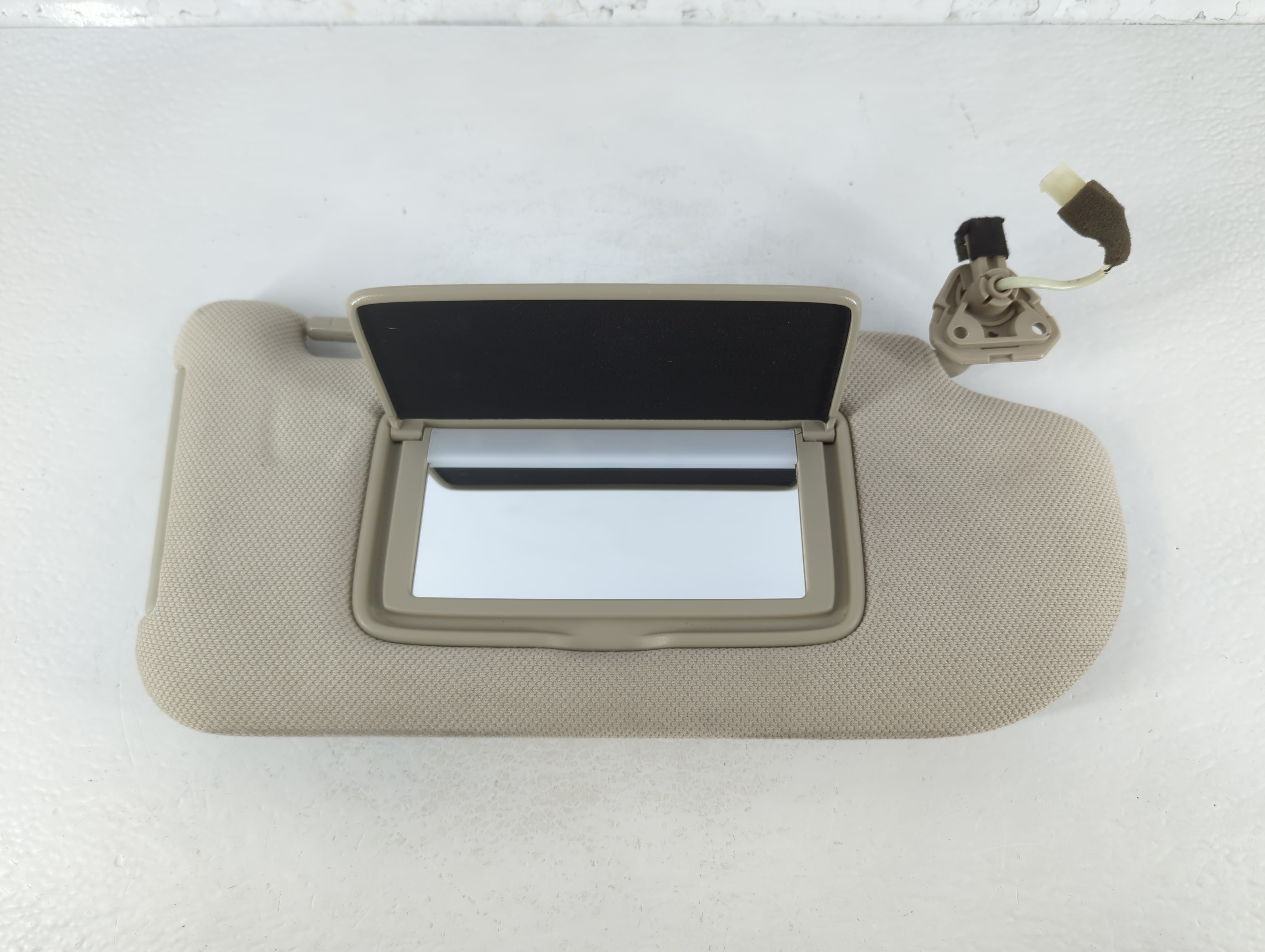 2013-2018 Nissan Altima Passenger Sun Visor Mirror Right Sunvisor Beige 763852 - Oemusedautoparts1.com
