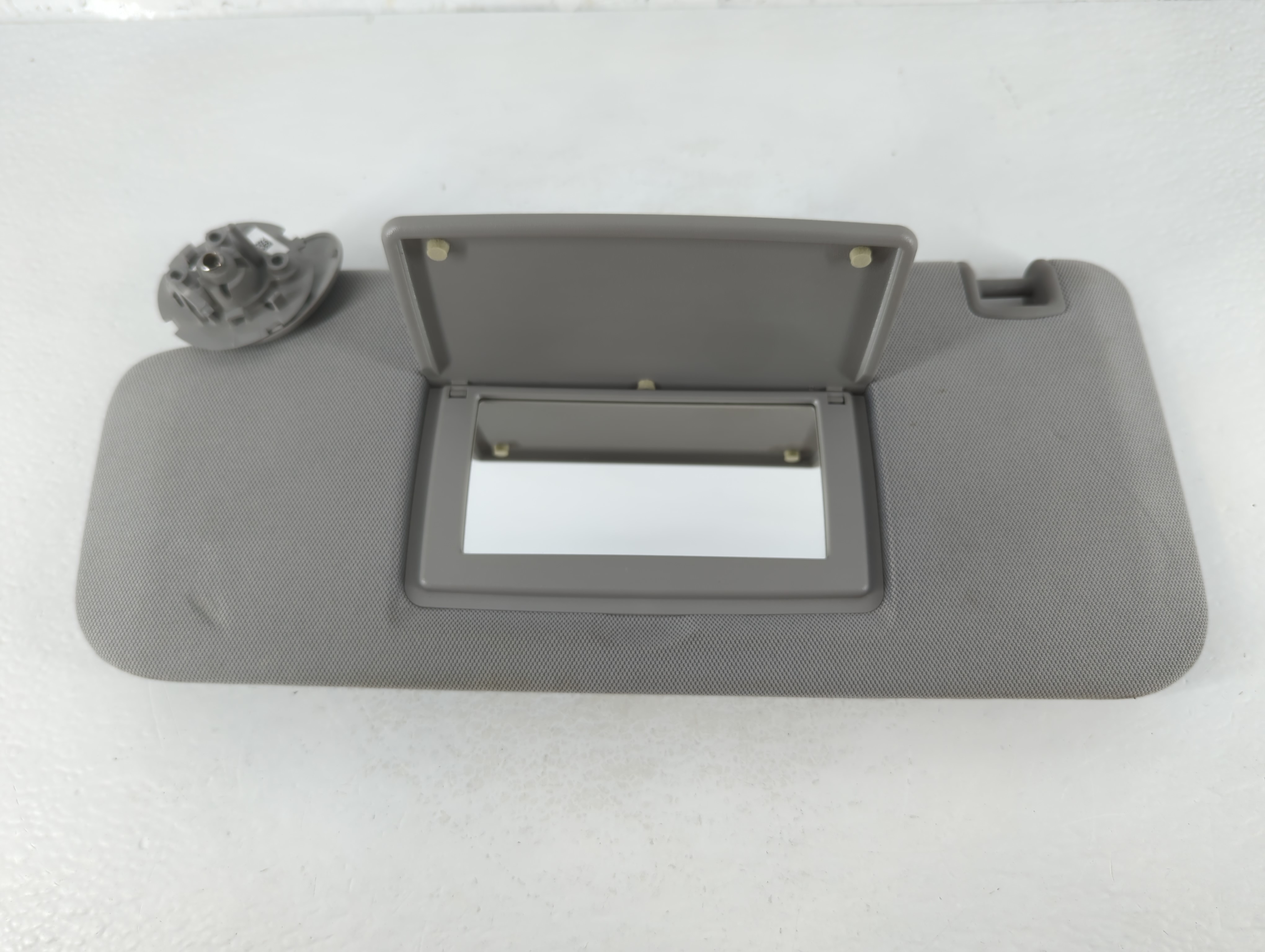 2017-2021 Chevrolet Trax Driver Sun Visor Mirror Left Sunvisor Grey 763856 - Oemusedautoparts1.com