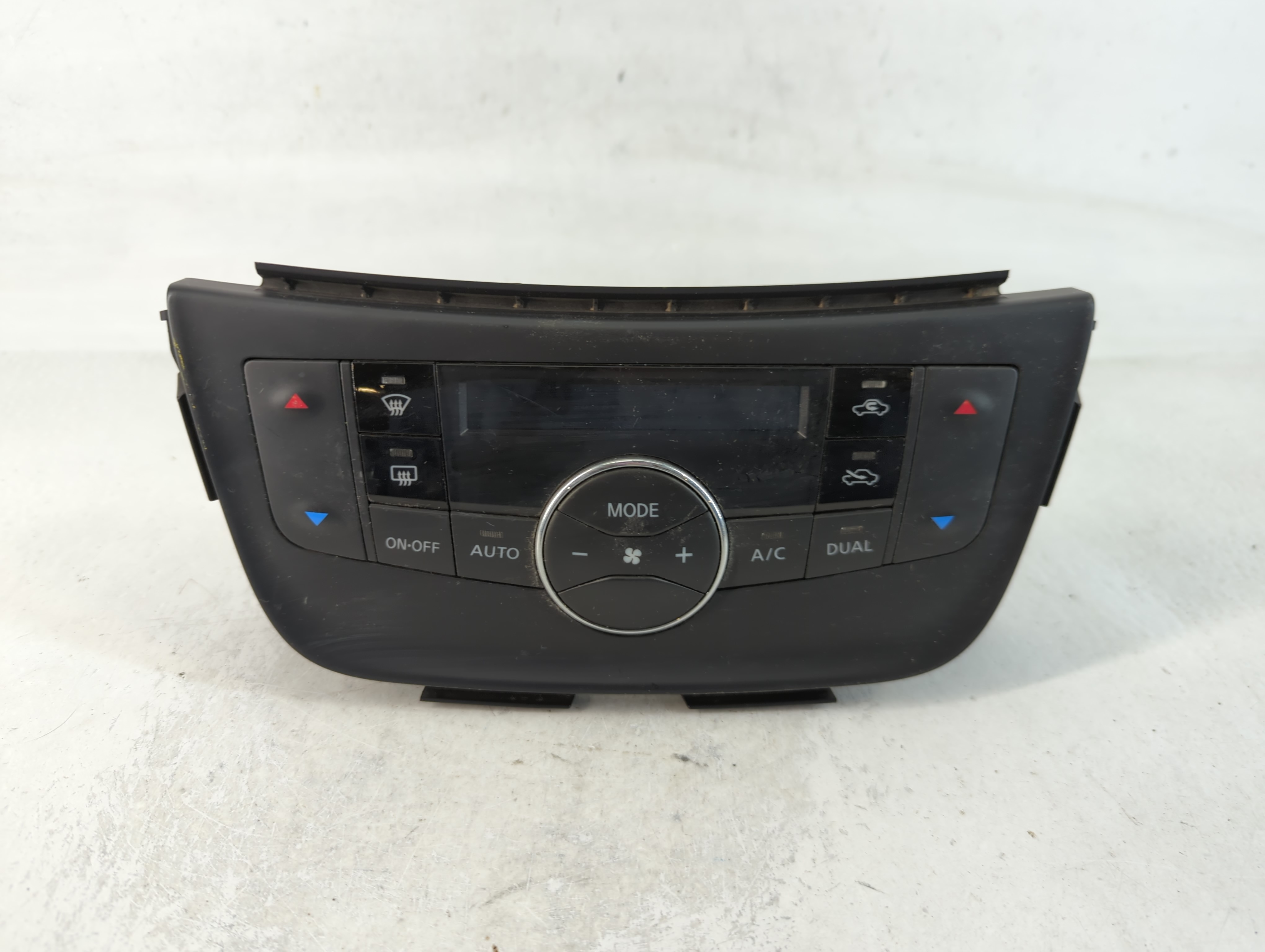 Picture of 2015-2019 Nissan Sentra Ac Heater Climate Control Temperature Oem 763905