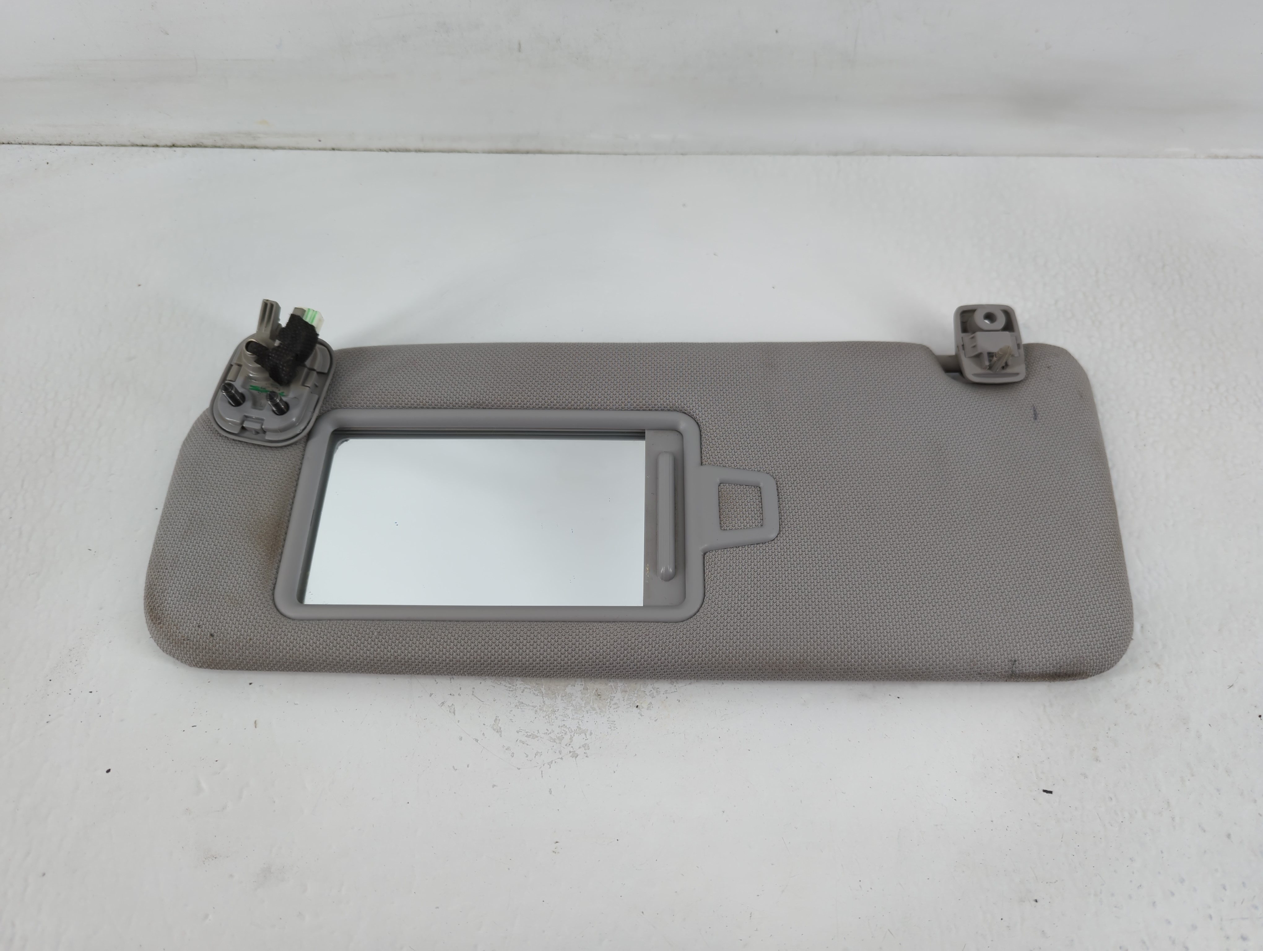 2015-2019 Hyundai Sonata Driver Sun Visor Mirror Left Sunvisor Light Grey 763995 - Oemusedautoparts1.com
