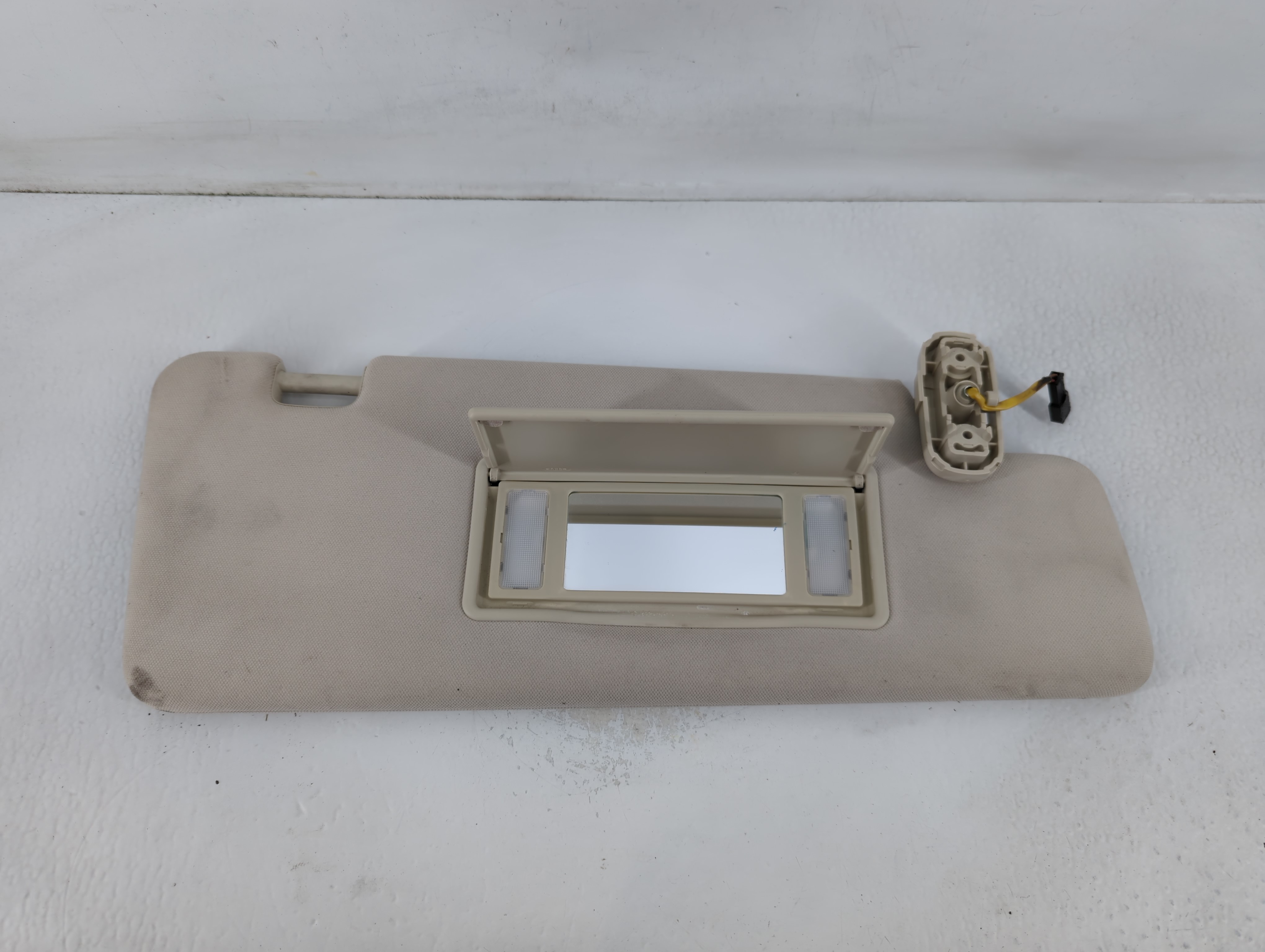 2010 Land Rover Range Rover Sport Passenger Sun Visor Mirror Right Sunvisor 763996 - Oemusedautoparts1.com