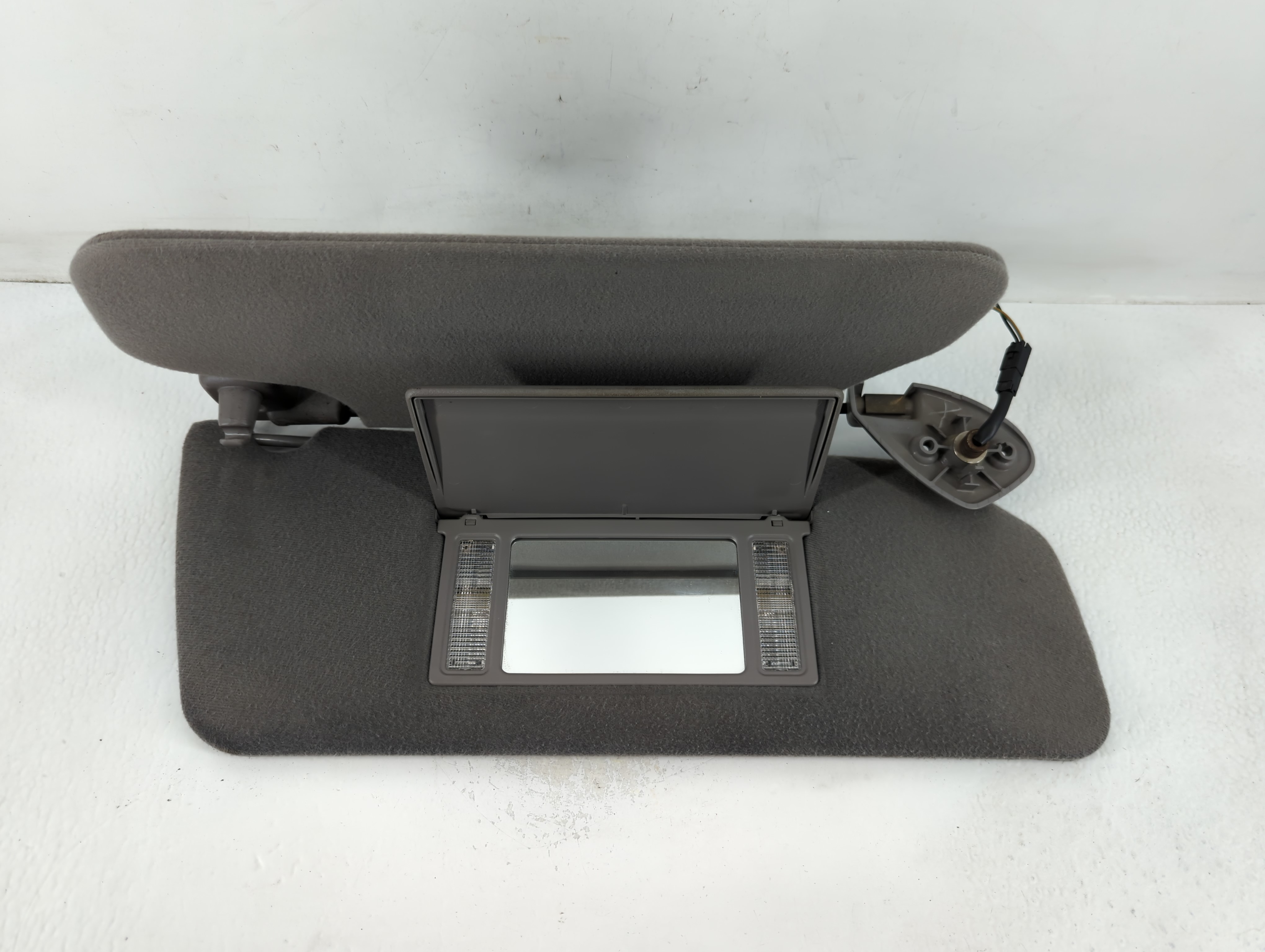 2001 Lincoln Navigator Passenger Sun Visor Mirror Right Sunvisor 764002 - Oemusedautoparts1.com
