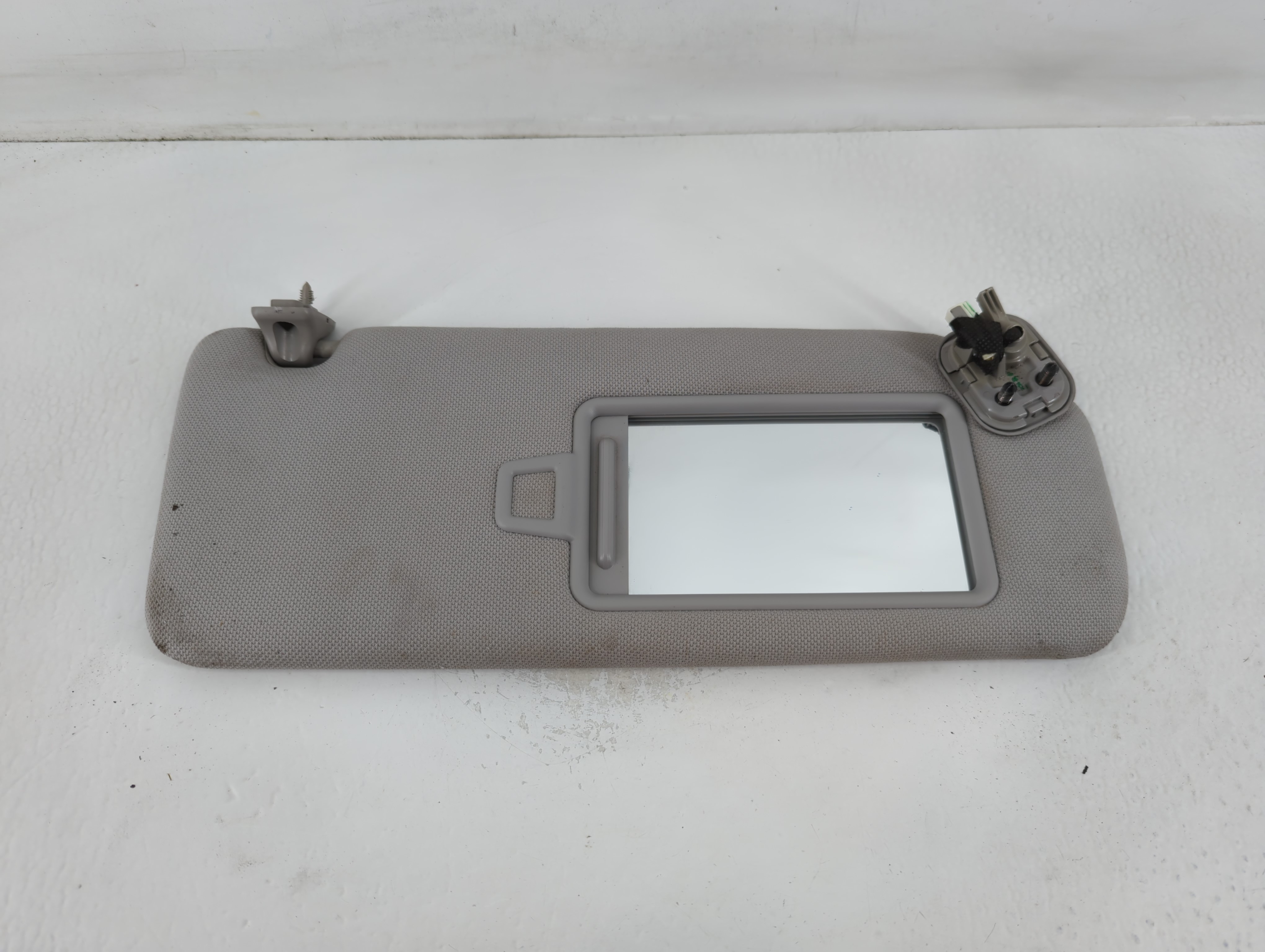 2015-2019 Hyundai Sonata Passenger Sun Visor Mirror Right Sunvisor Grey 764014 - Oemusedautoparts1.com