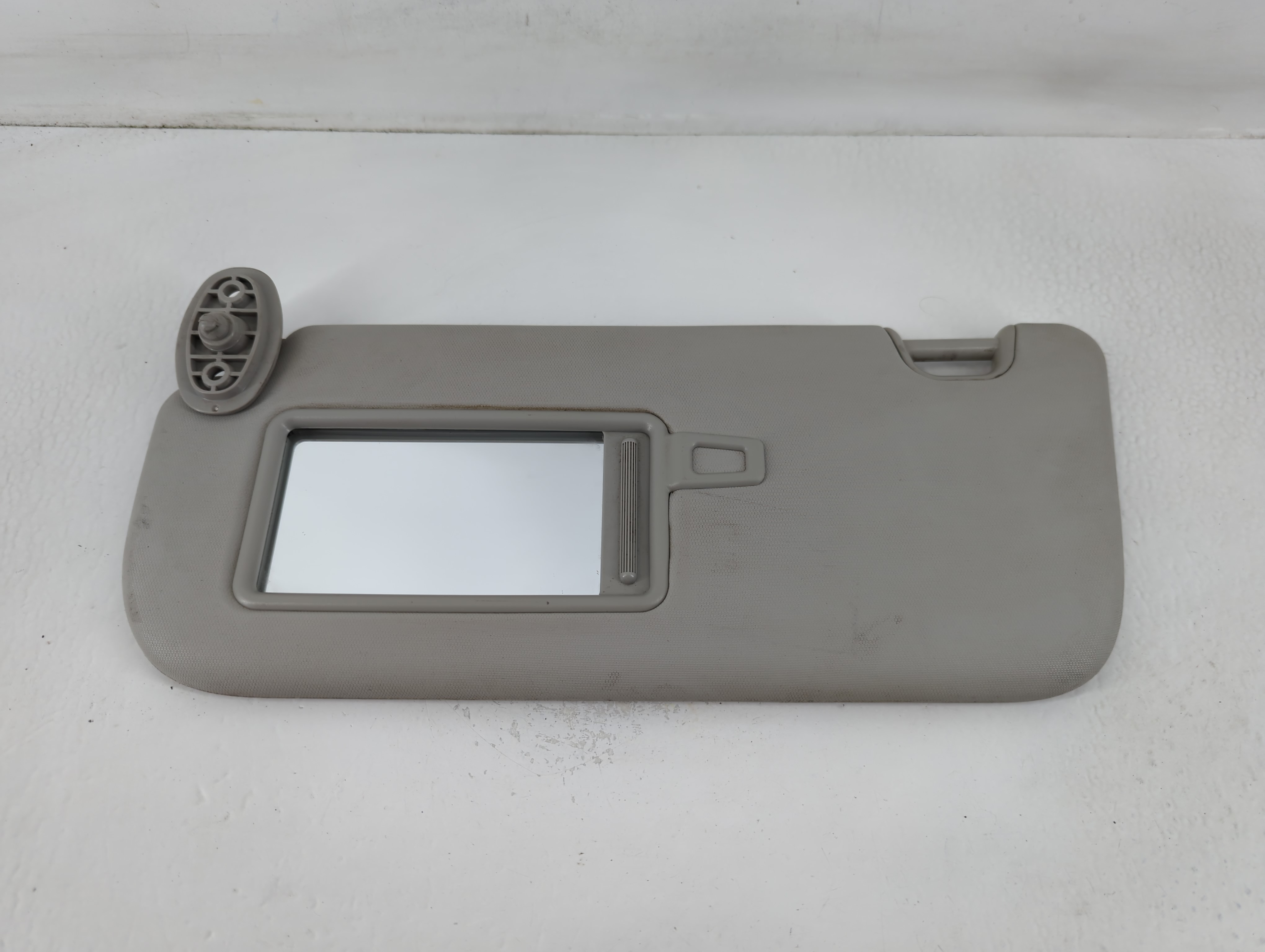 2014-2019 Kia Soul Driver Sun Visor Mirror Left Sunvisor Grey 764015 - Oemusedautoparts1.com