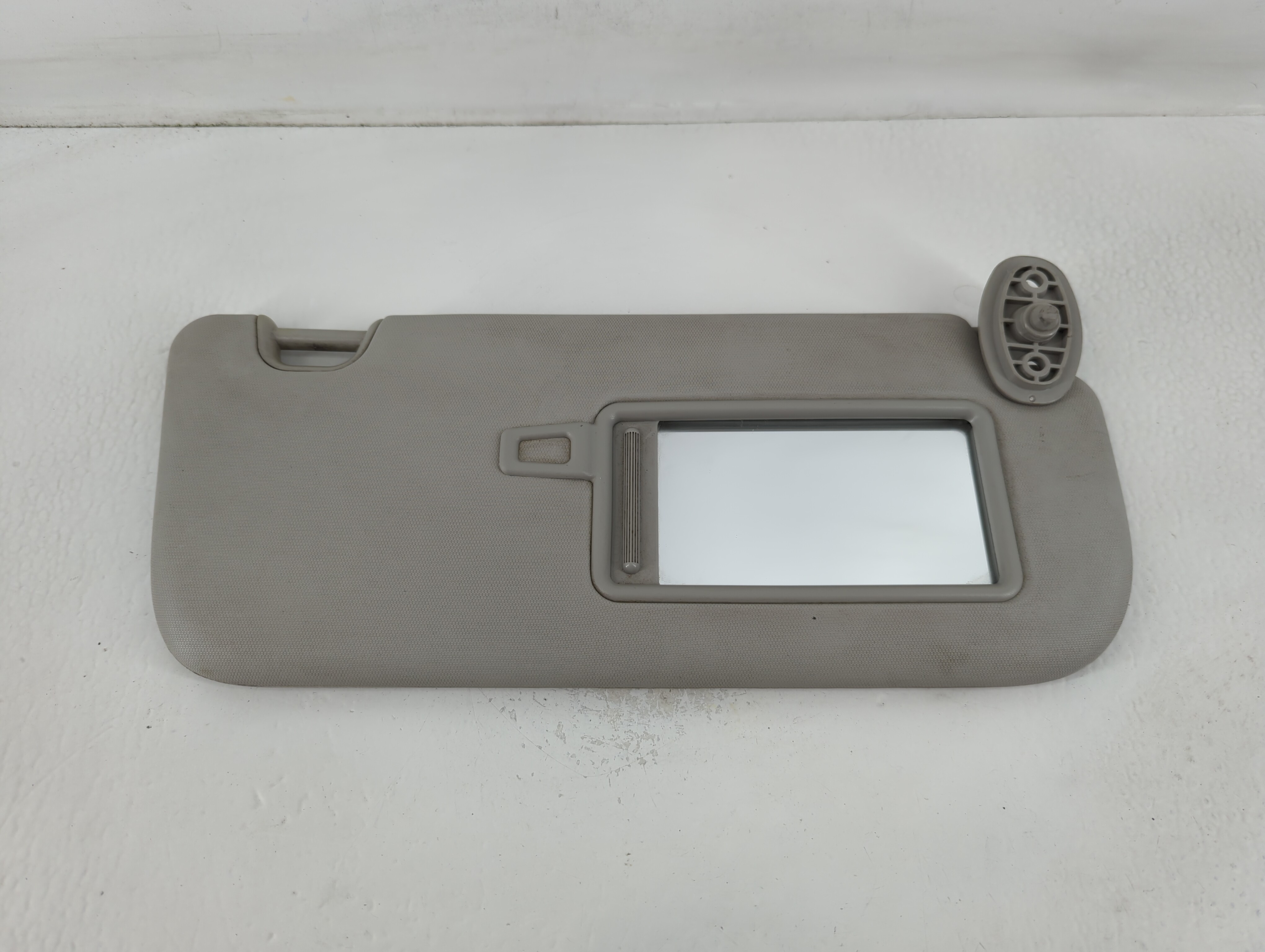 2014-2019 Kia Soul Passenger Sun Visor Mirror Right Sunvisor Grey 764016 - Oemusedautoparts1.com