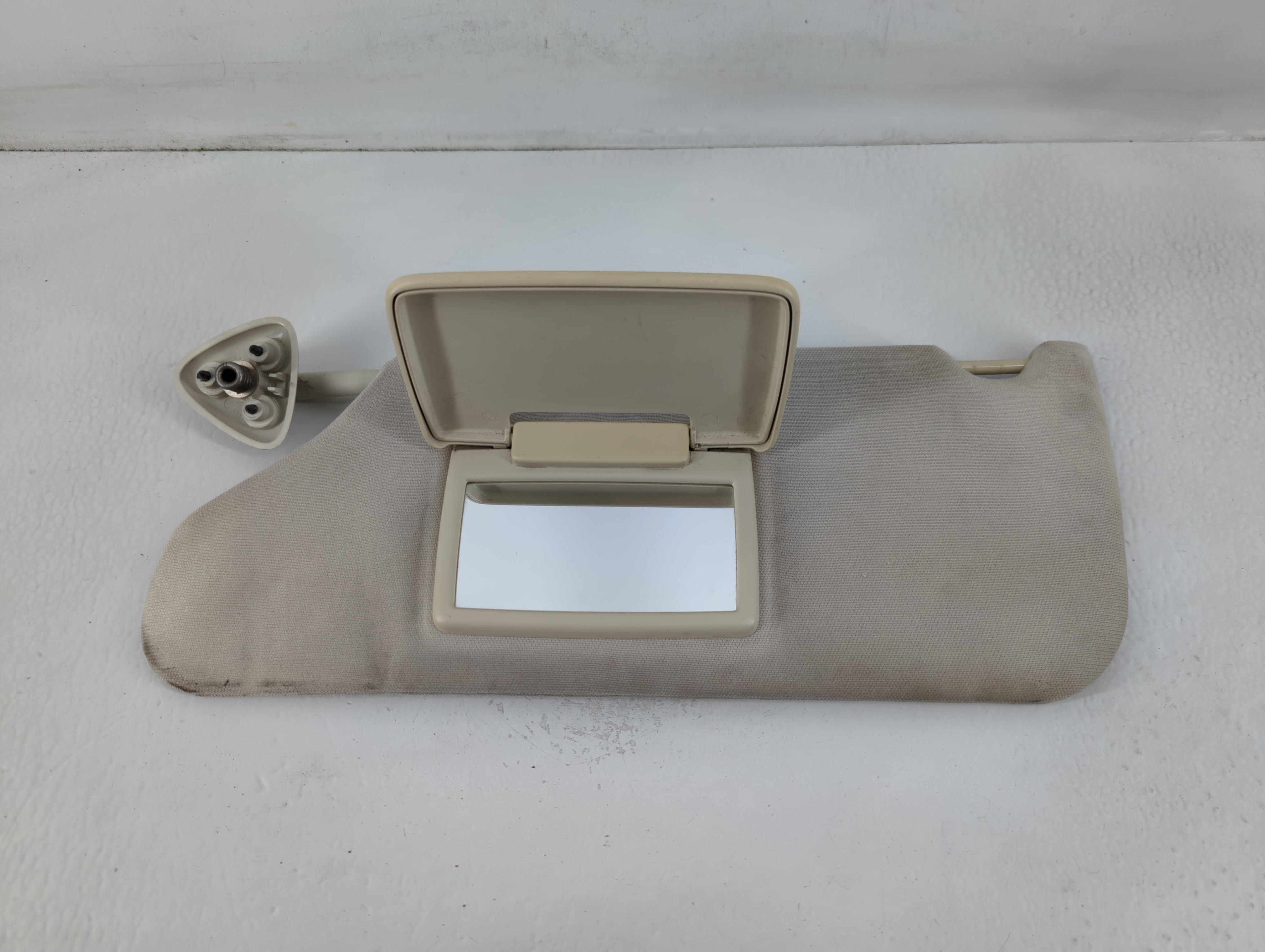 2008-2010 Dodge Charger Driver Sun Visor Mirror Left Sunvisor Greige 764033 - Oemusedautoparts1.com
