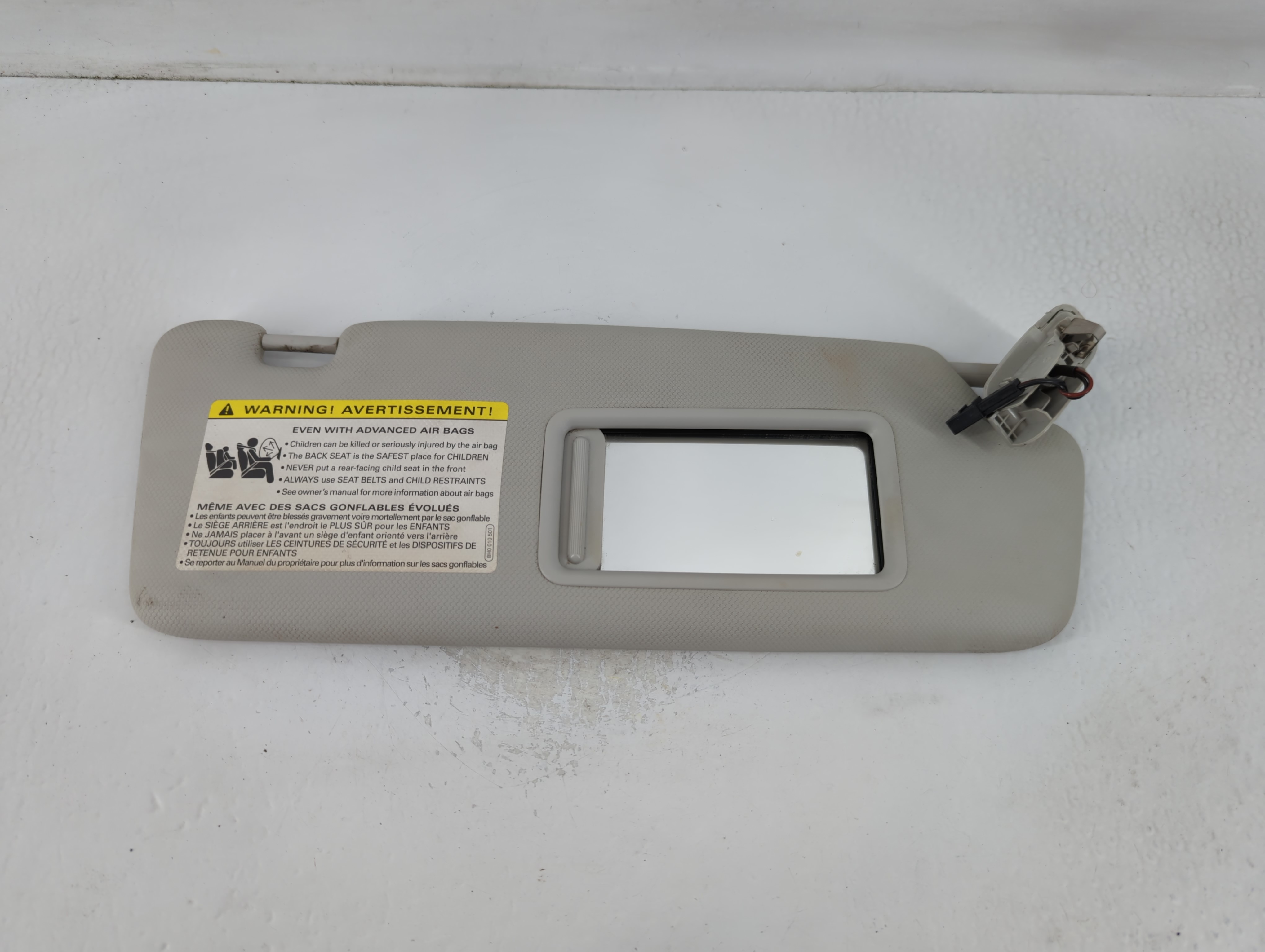 2009-2012 Audi A4 Passenger Sun Visor Mirror Right Sunvisor Grey 764038 - Oemusedautoparts1.com