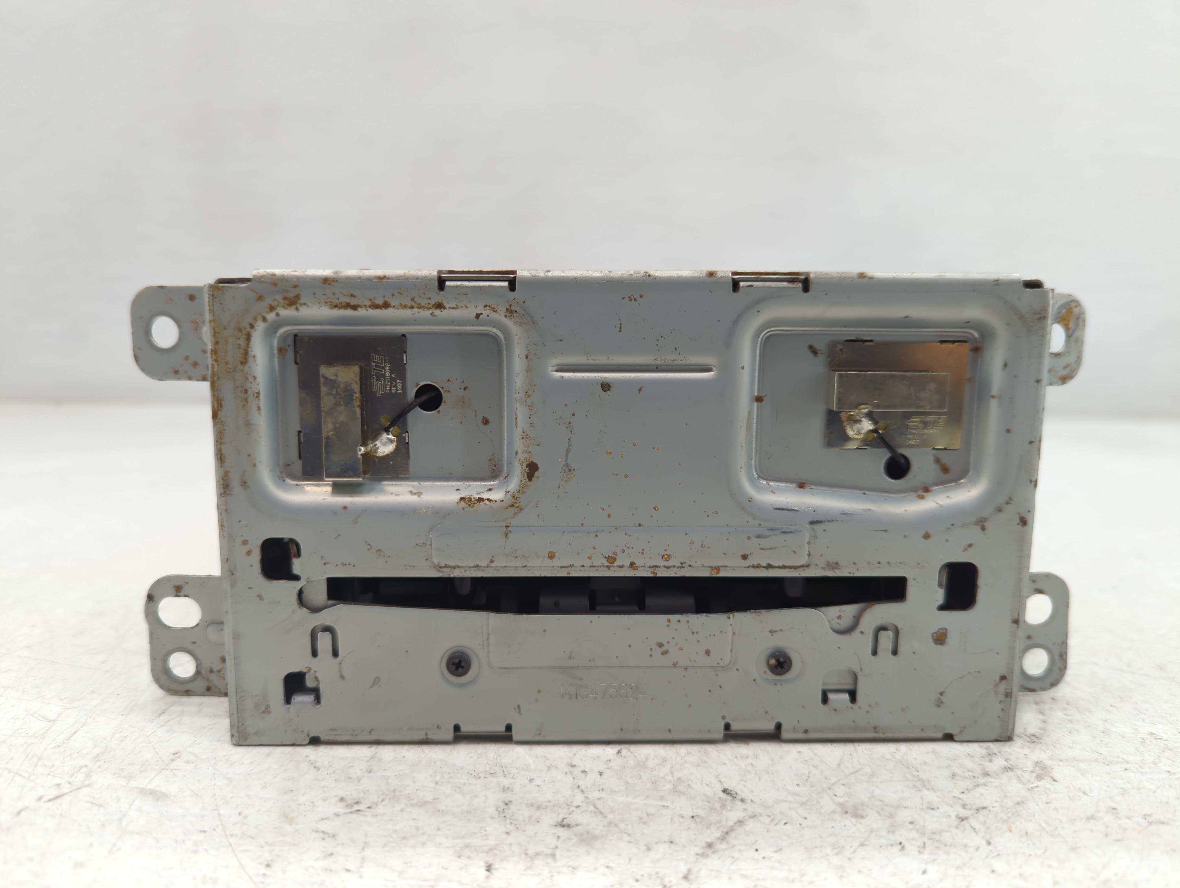 2014-2016 Chevrolet Malibu Am Fm Cd Player Radio Receiver 764124 - Oemusedautoparts1.com
