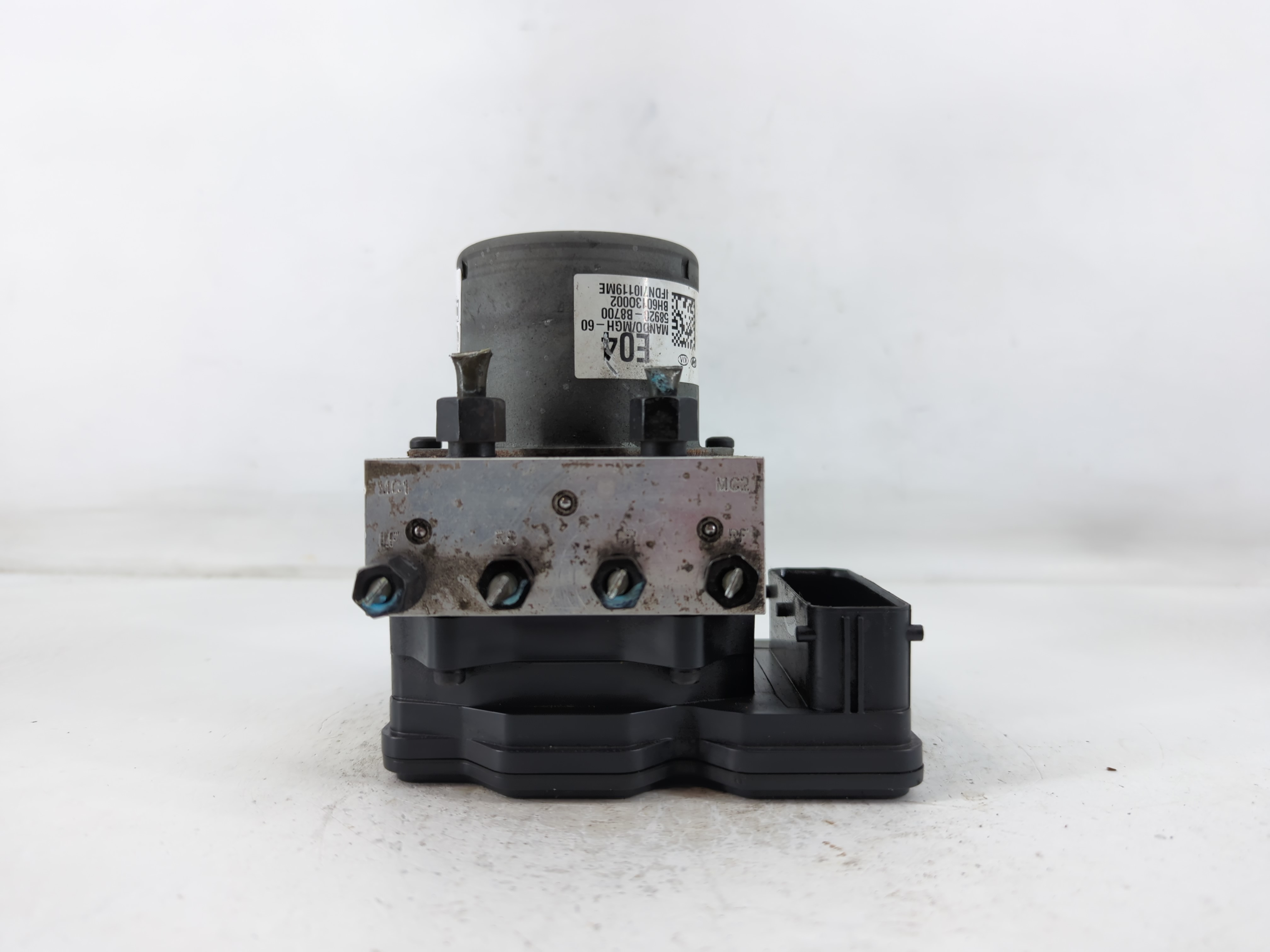 2013-2016 Hyundai Santa Fe Abs Pump Control Module 764268 - Oemusedautoparts1.com