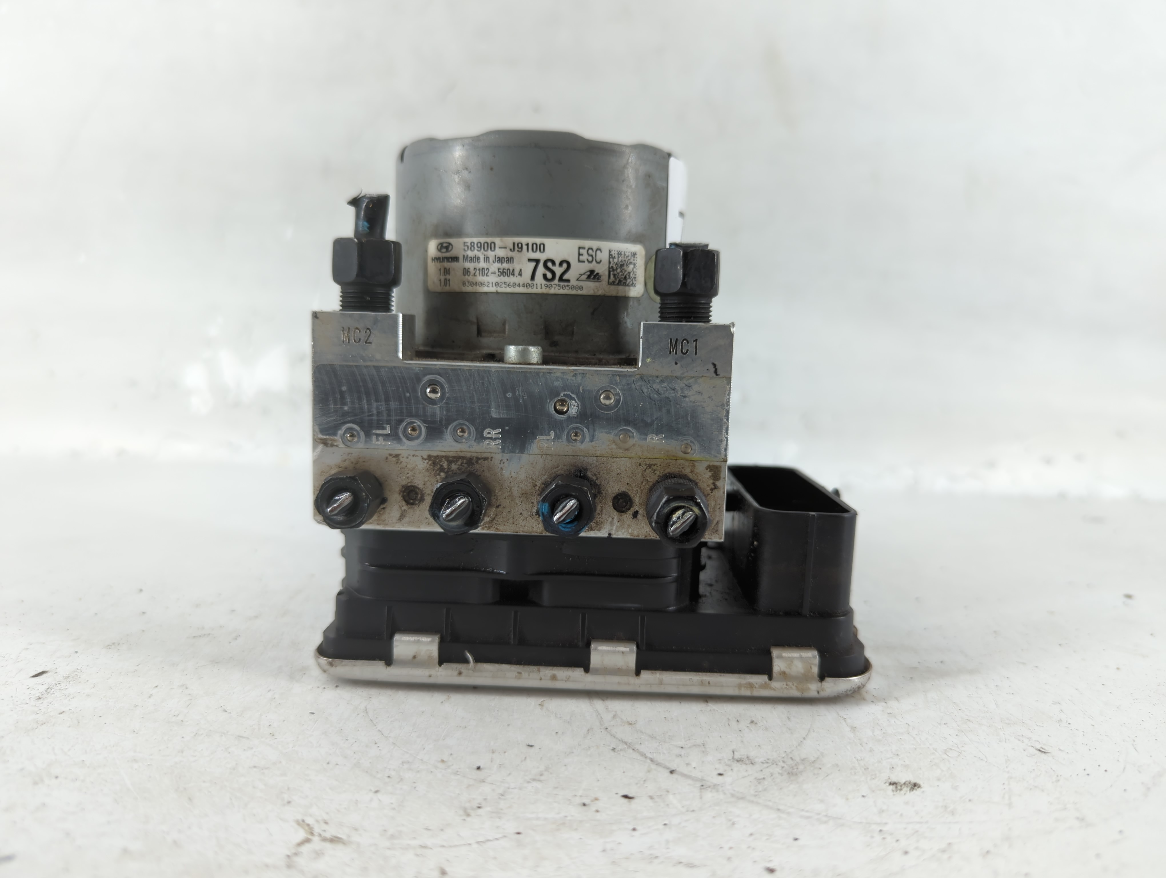2018-2021 Hyundai Kona Abs Pump Control Module 764338 - Oemusedautoparts1.com
