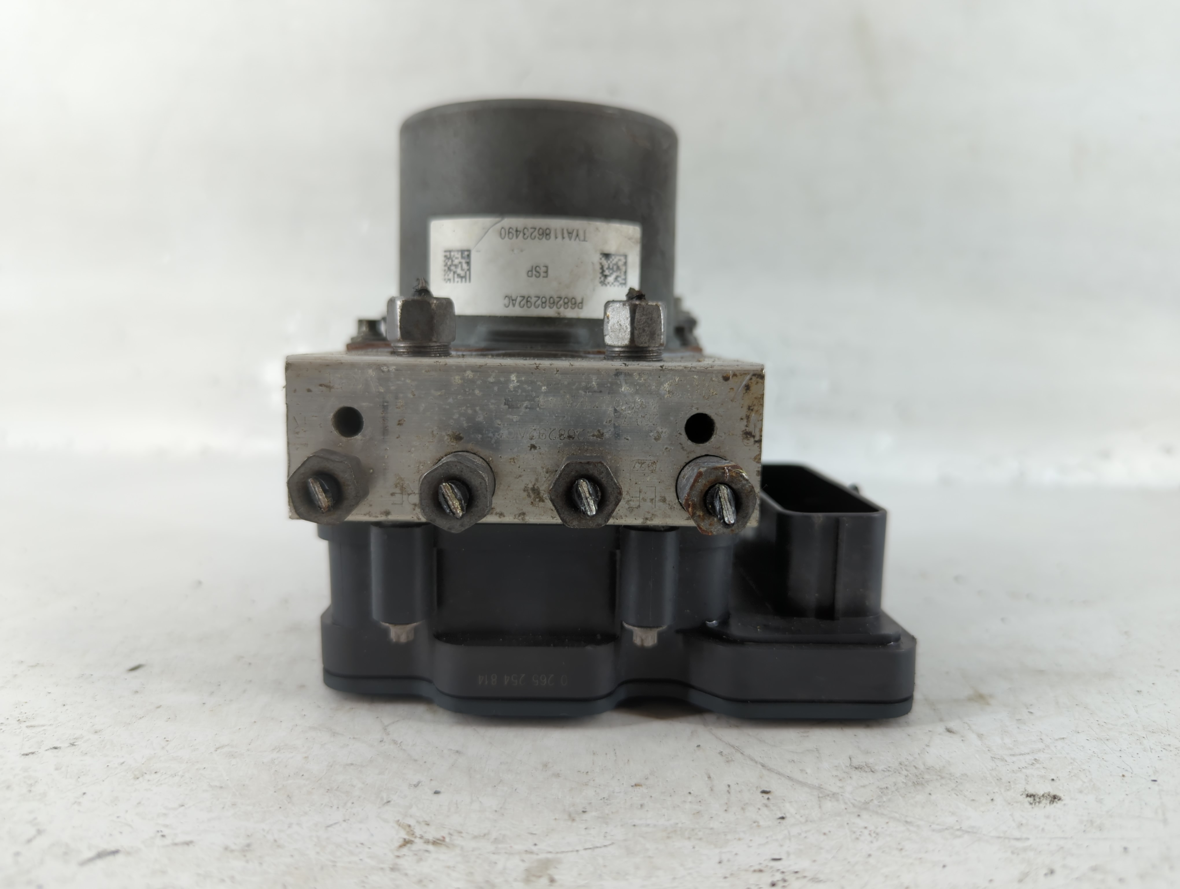 2016-2016 Jeep Cherokee Abs Pump Control Module 764348 - Oemusedautoparts1.com