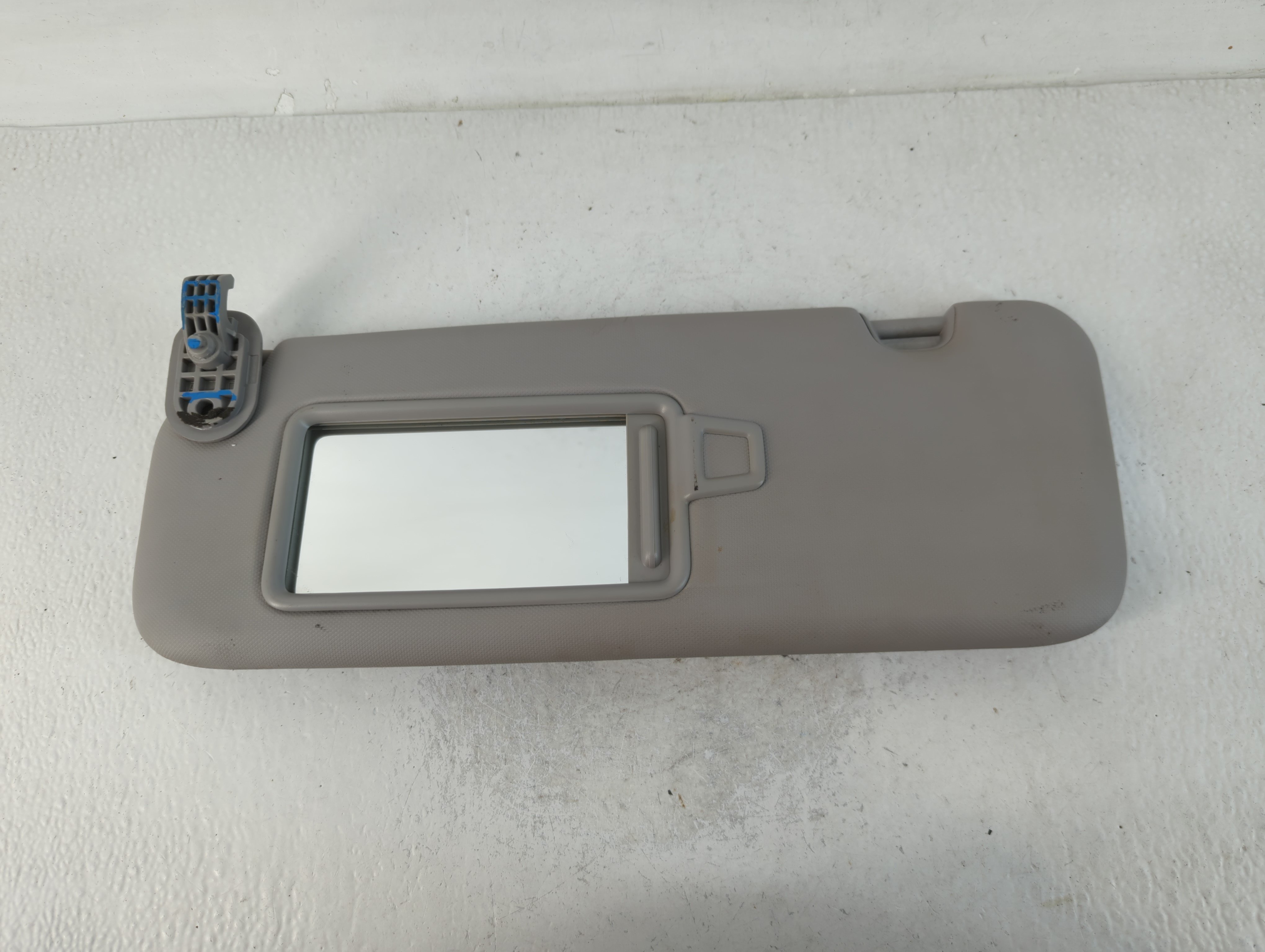 Picture of 2017-2020 Hyundai Elantra Passenger Sun Visor Mirror Right Sunvisor Grey 764490