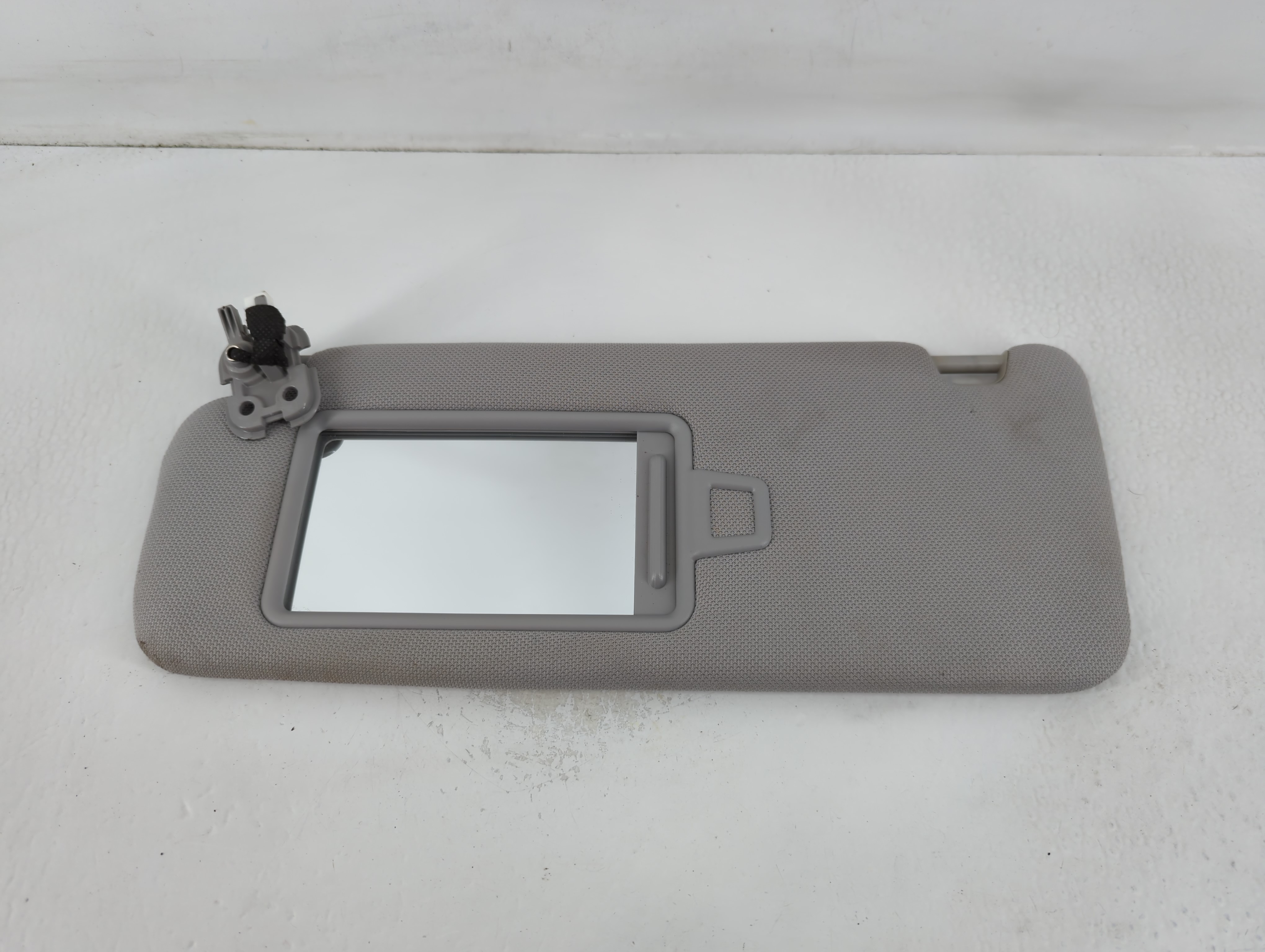 2015-2019 Hyundai Sonata Driver Sun Visor Mirror Left Sunvisor Grey 764507 - Oemusedautoparts1.com