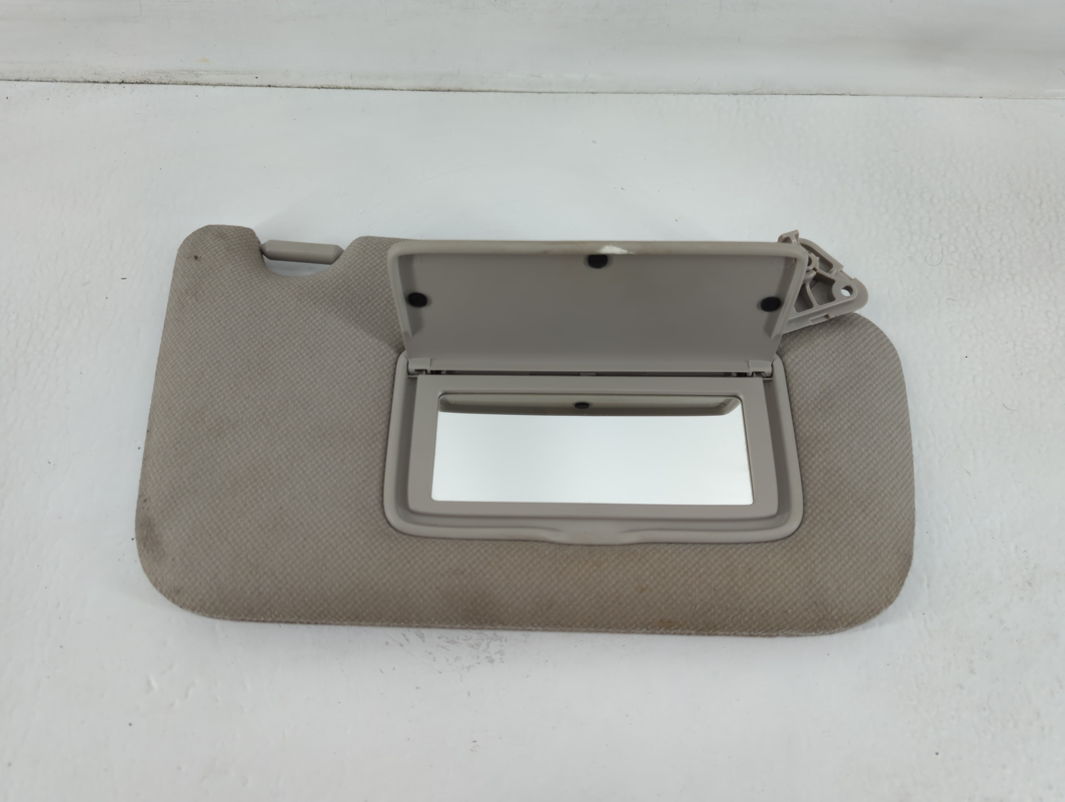 2013-2019 Nissan Sentra Passenger Sun Visor Mirror Right Sunvisor Grey 764508 - Oemusedautoparts1.com