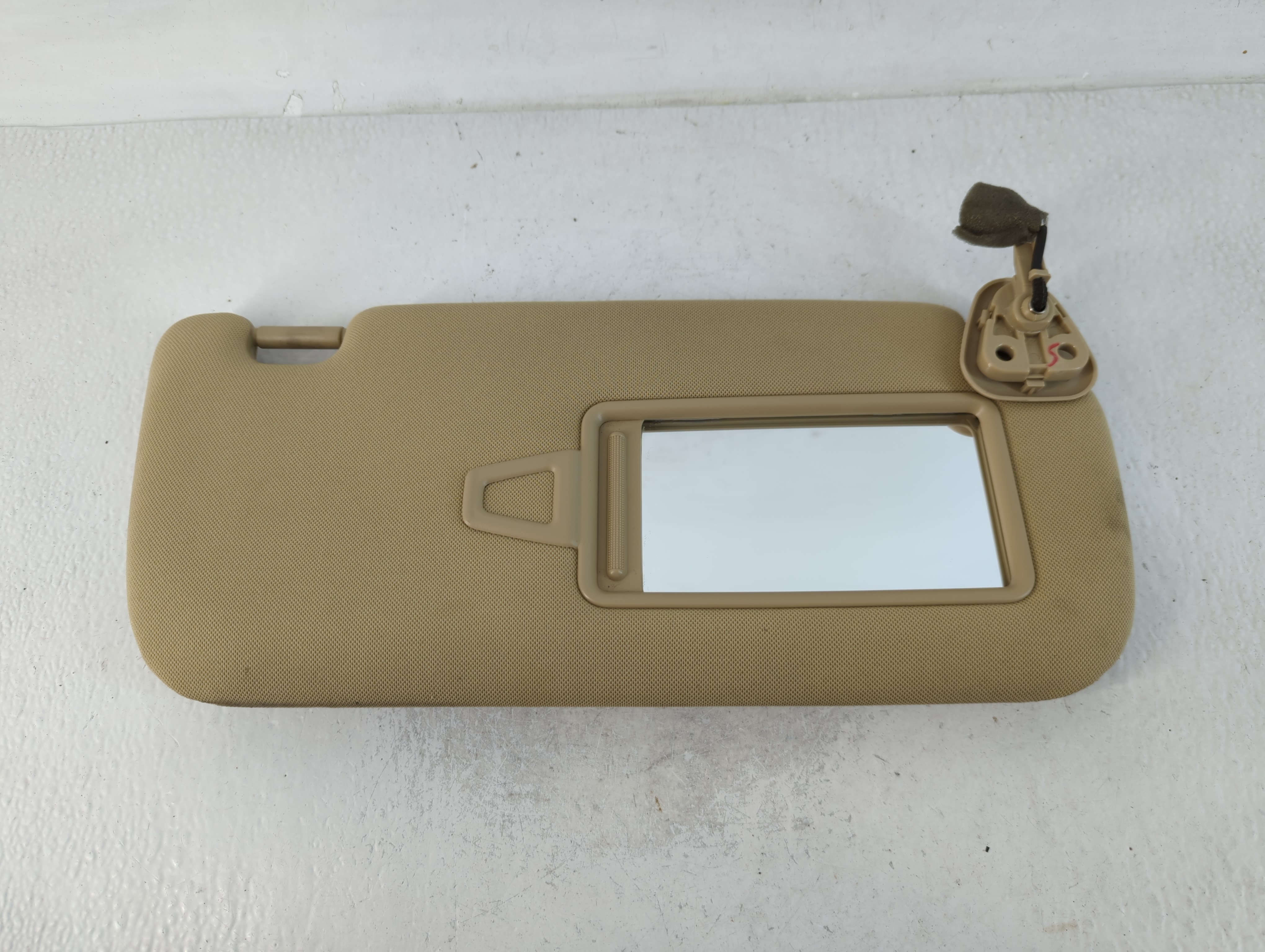 2009-2014 Hyundai Genesis Passenger Sun Visor Mirror Right Sunvisor Beige 764515 - Oemusedautoparts1.com