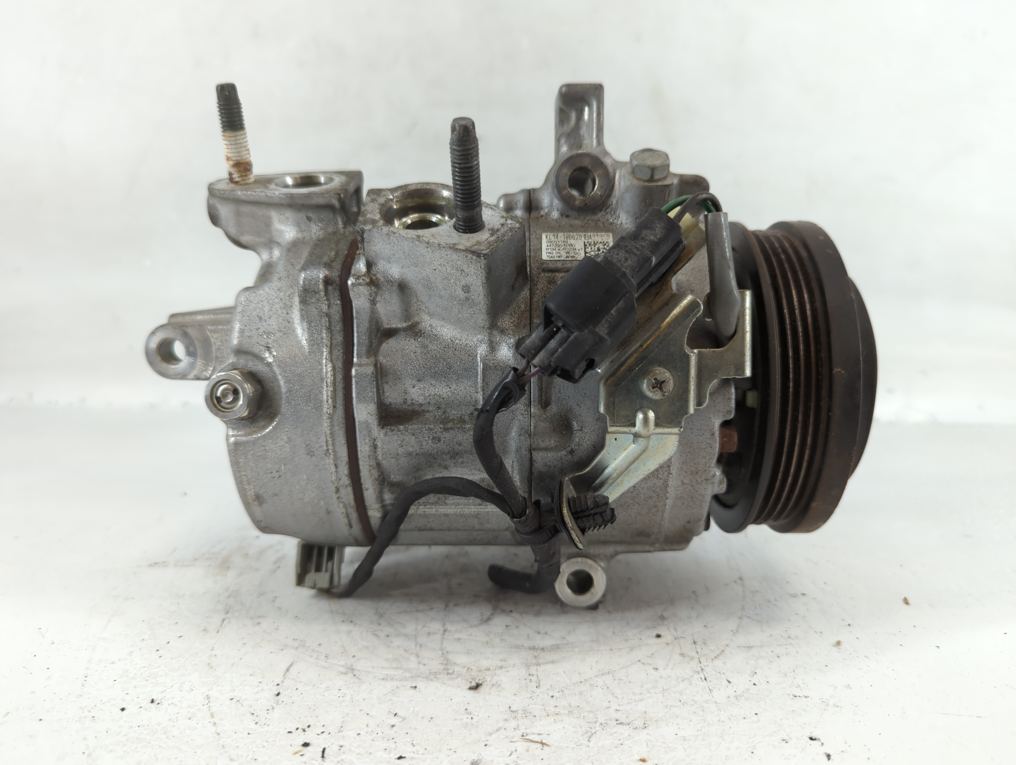 Lincoln Navigator Air Conditioning A/c Ac Compressor Oem 764521 - Oemusedautoparts1.com