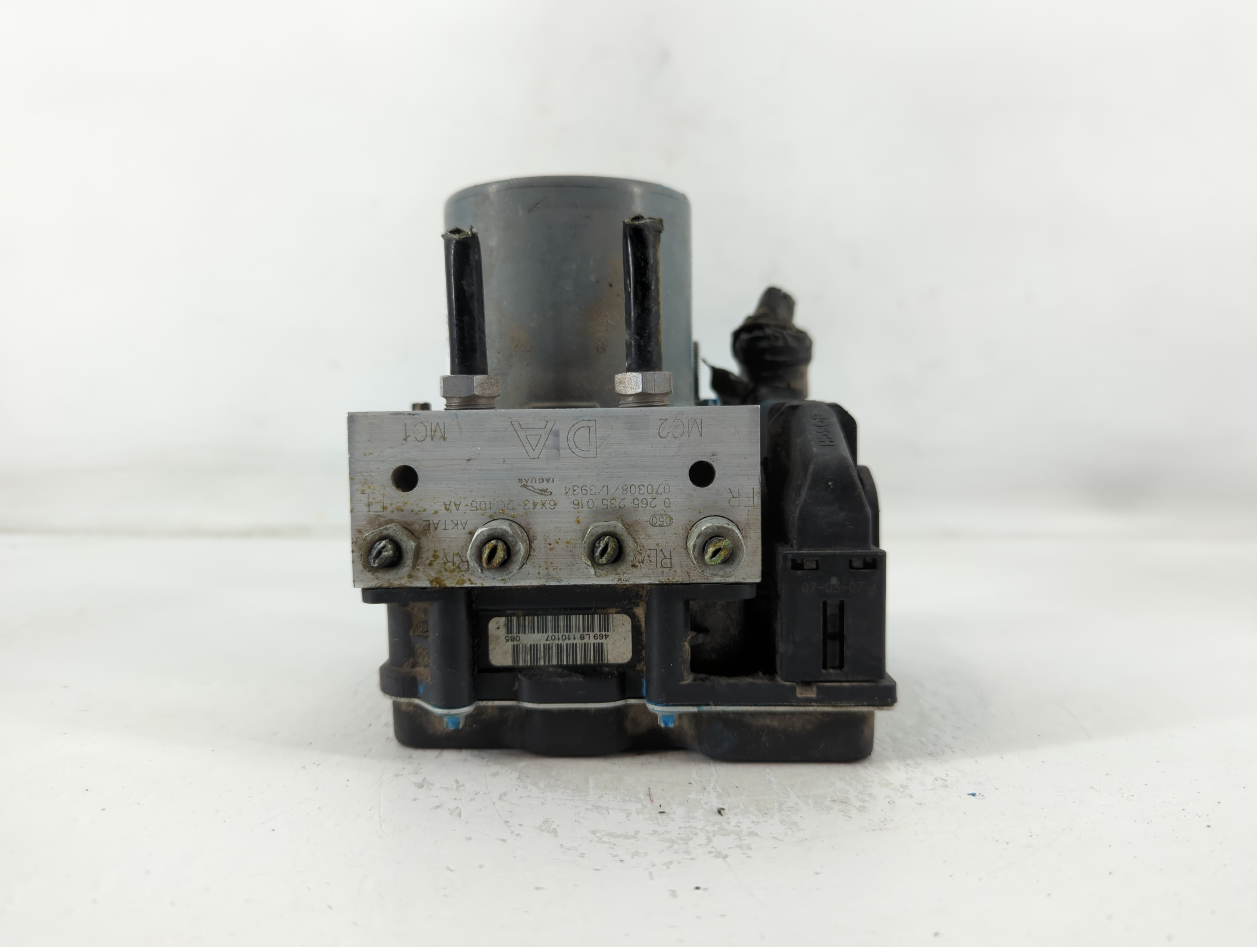 Picture of 2007-2008 Jaguar X-type Abs Pump Control Module 764550