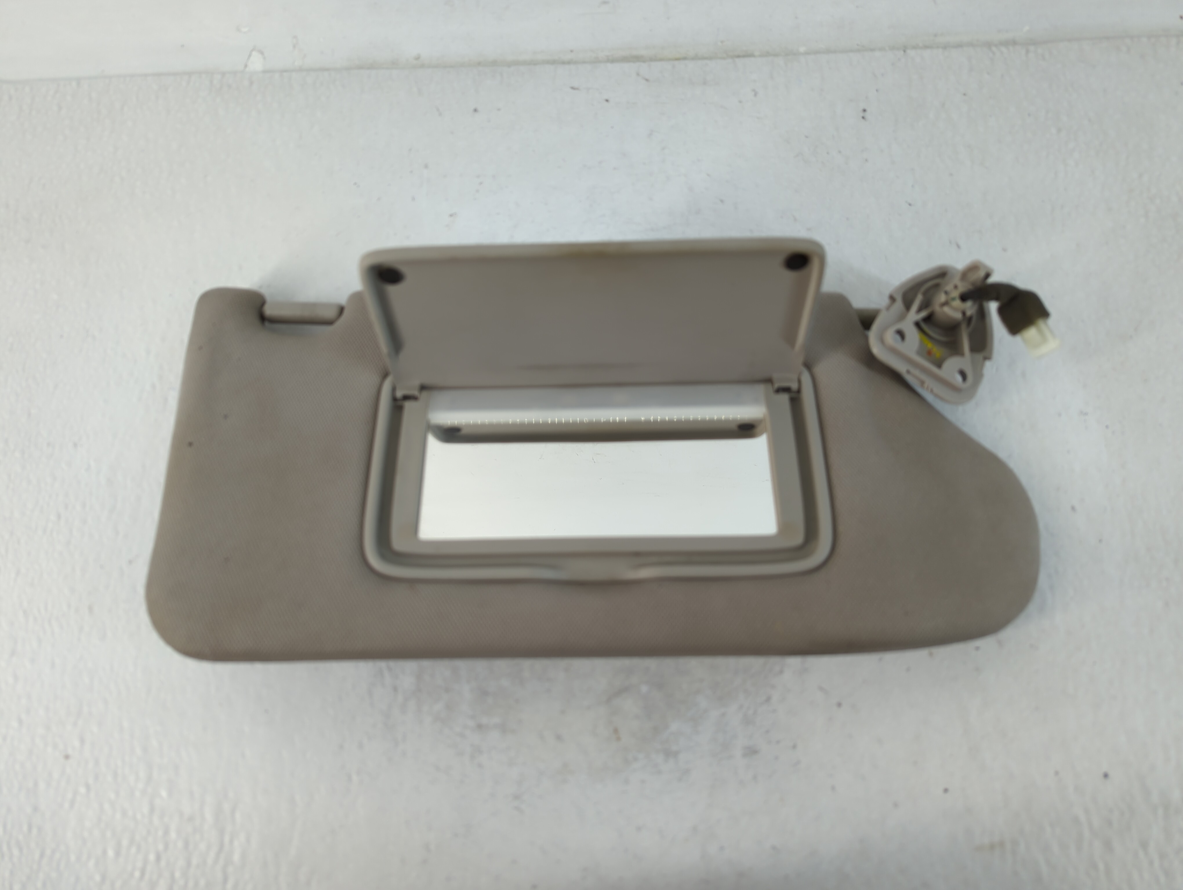 2013-2018 Nissan Altima Passenger Sun Visor Mirror Right Sunvisor Grey 764565 - Oemusedautoparts1.com
