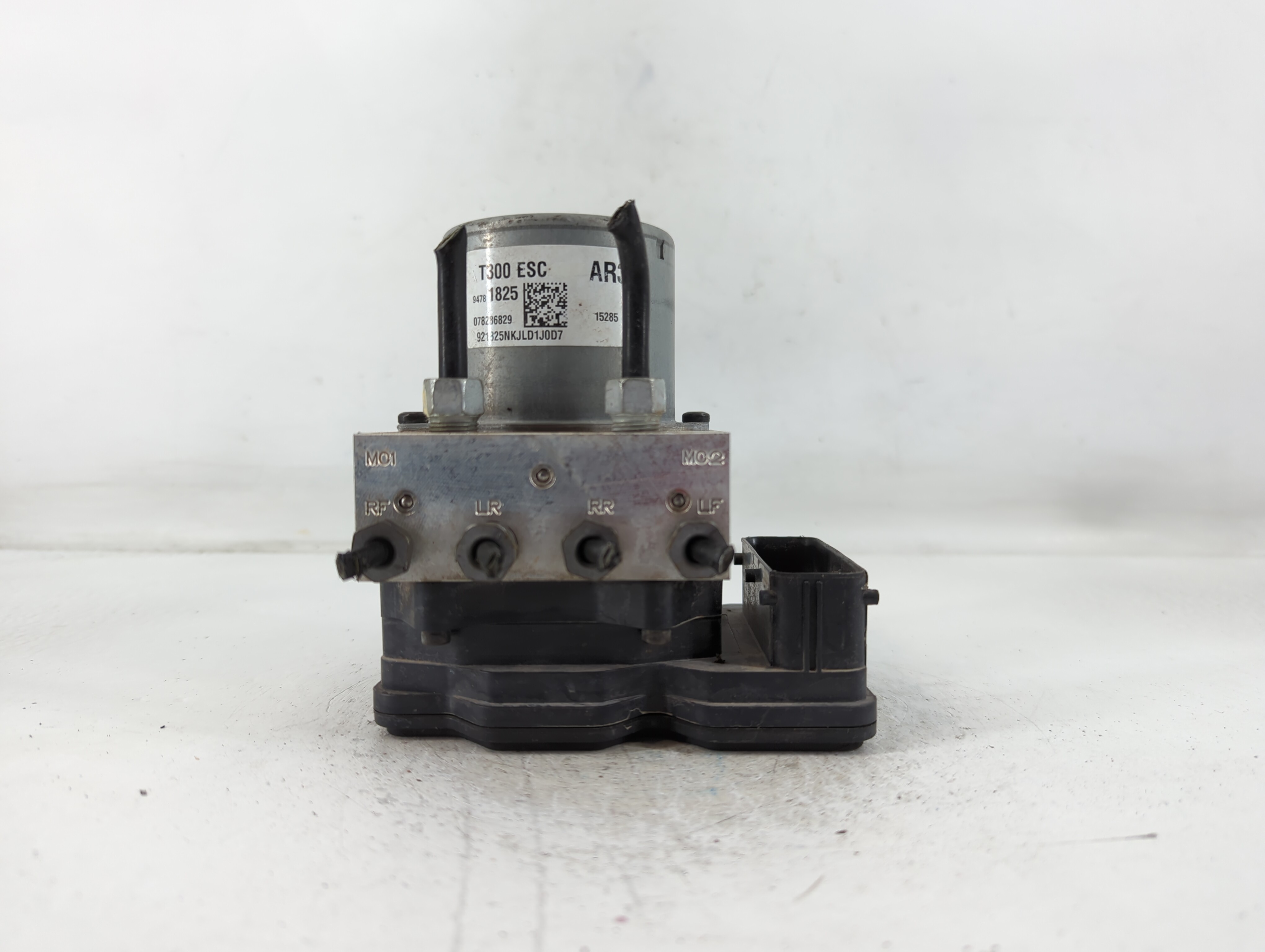 2015-2016 Chevrolet Sonic Abs Pump Control Module 764618 - Oemusedautoparts1.com