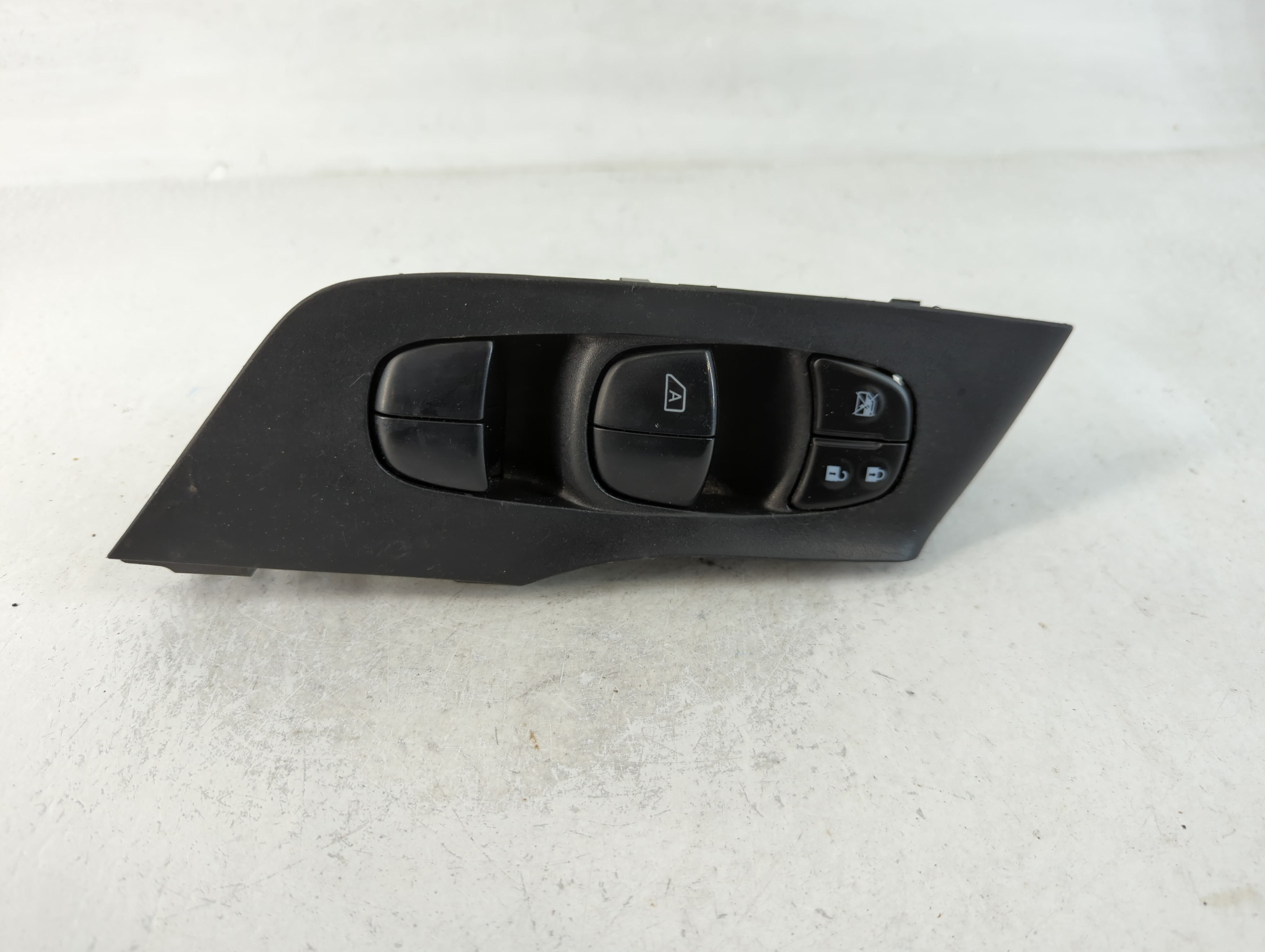 2013-2018 Nissan Altima Driver Left Door Master Power Window Switch 764706 - Oemusedautoparts1.com