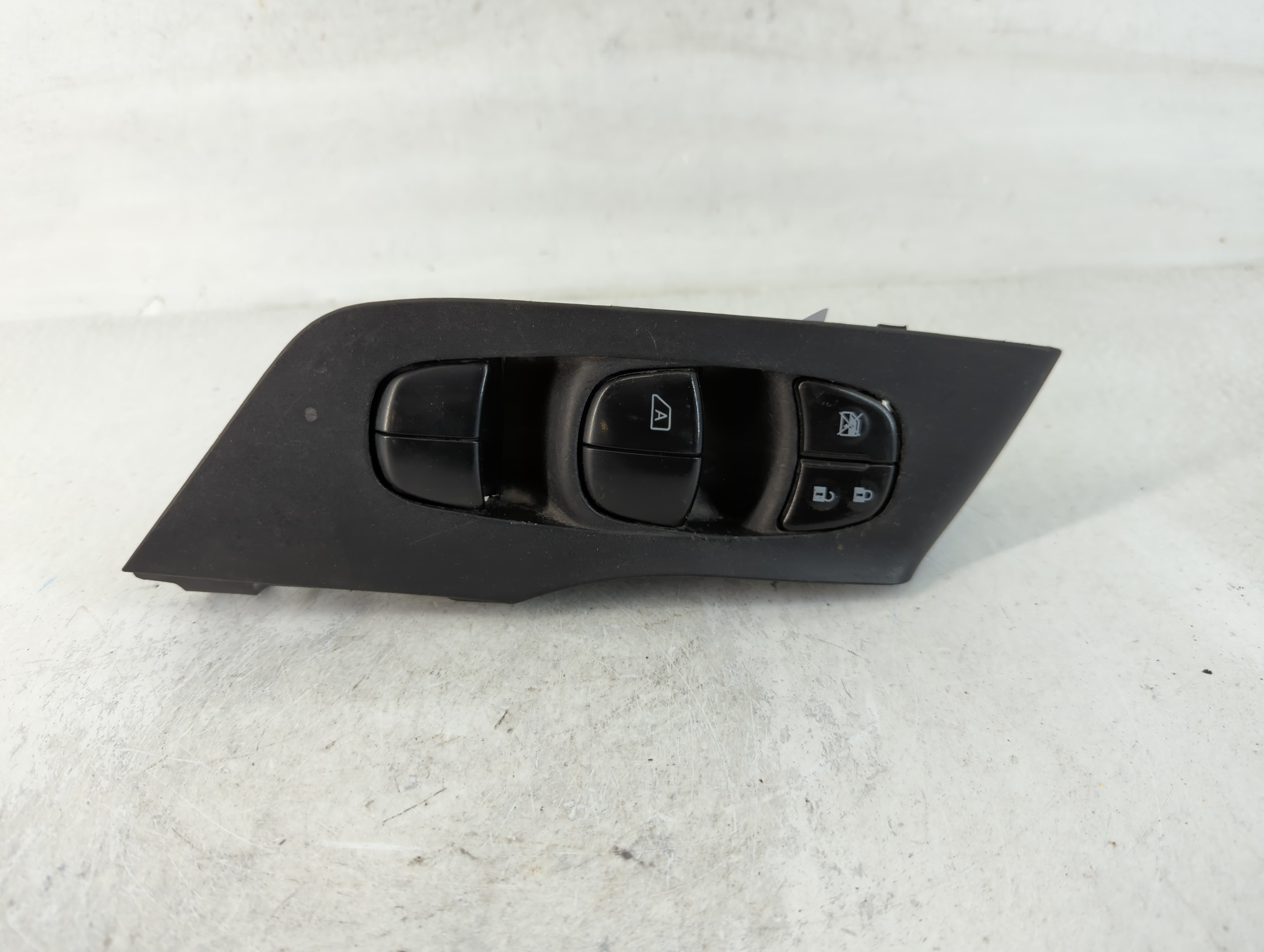 2013-2018 Nissan Altima Driver Left Door Master Power Window Switch 764733 - Oemusedautoparts1.com