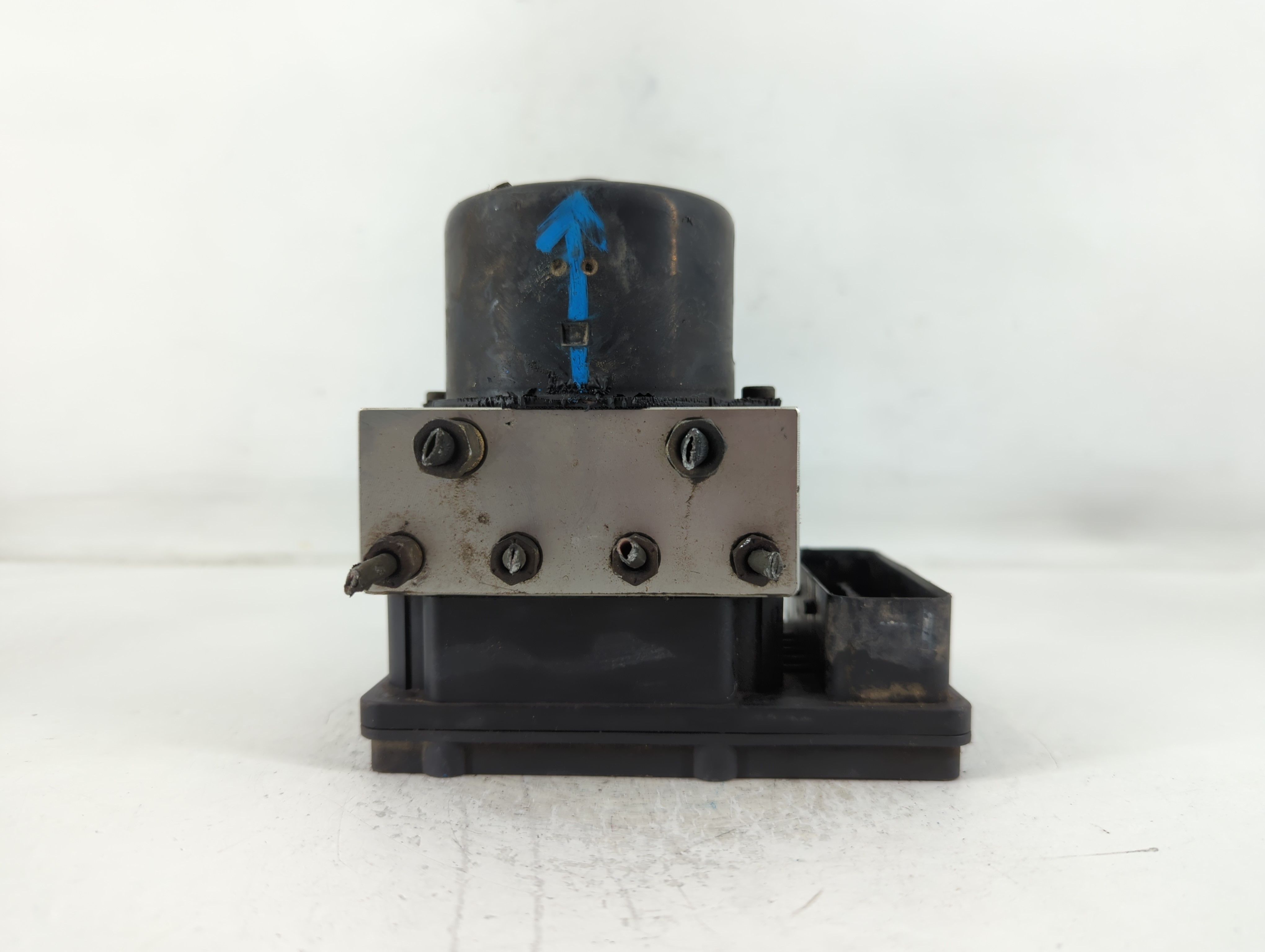 2005-2008 Nissan Pathfinder Abs Pump Control Module 764738 - Oemusedautoparts1.com