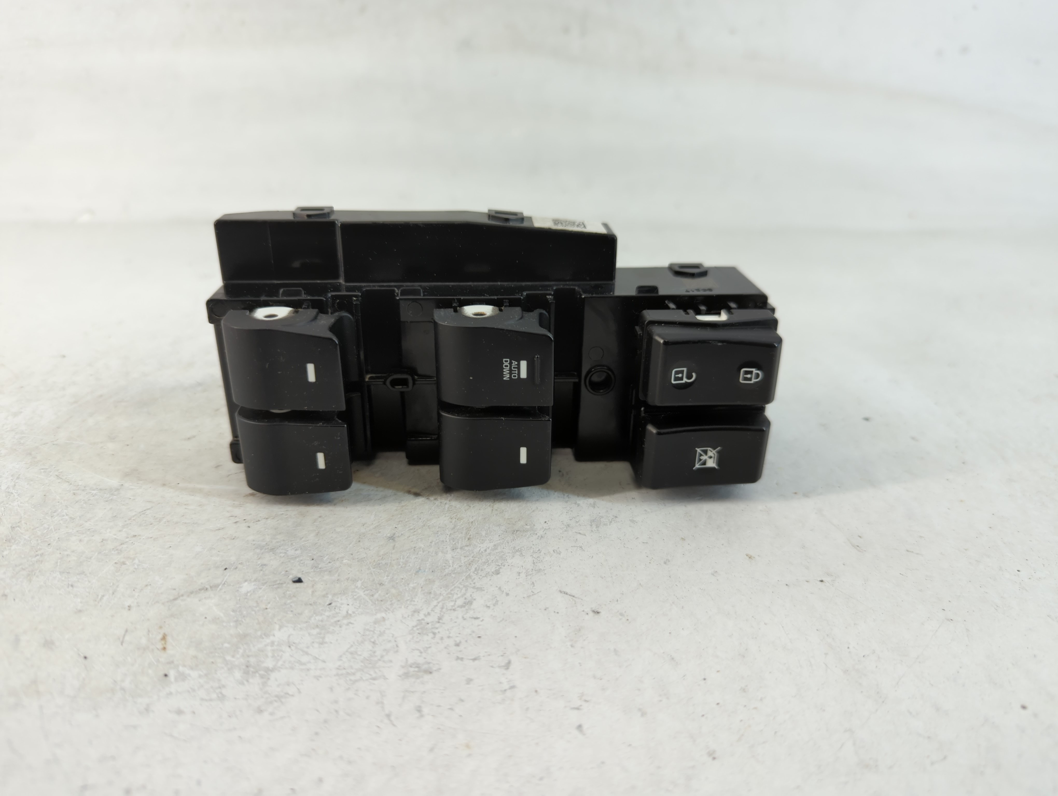 2017-2020 Hyundai Elantra Driver Left Door Master Power Window Switch 764778 - Oemusedautoparts1.com