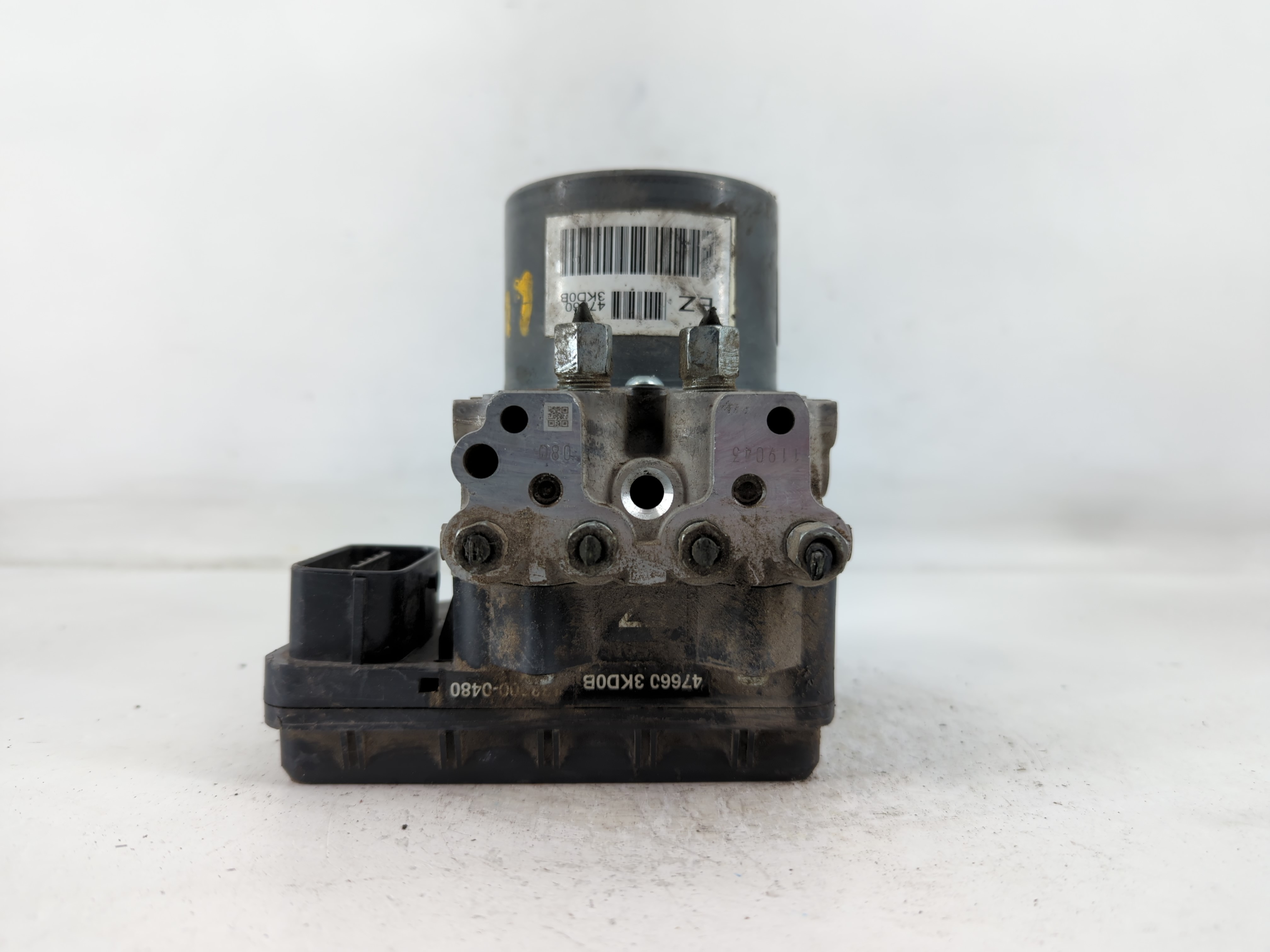 2013-2014 Nissan Pathfinder Abs Pump Control Module 764882 - Oemusedautoparts1.com