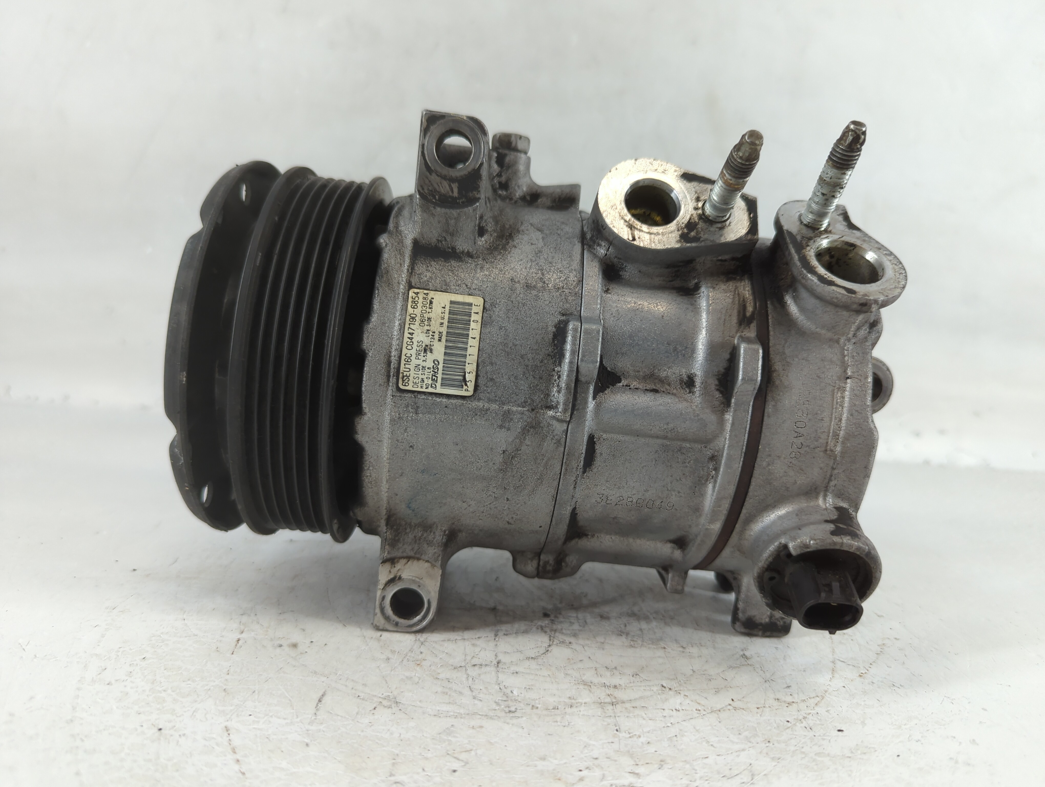 Picture of 2000-2003 Bmw X5 Air Conditioning A/c Ac Compressor Oem 764995