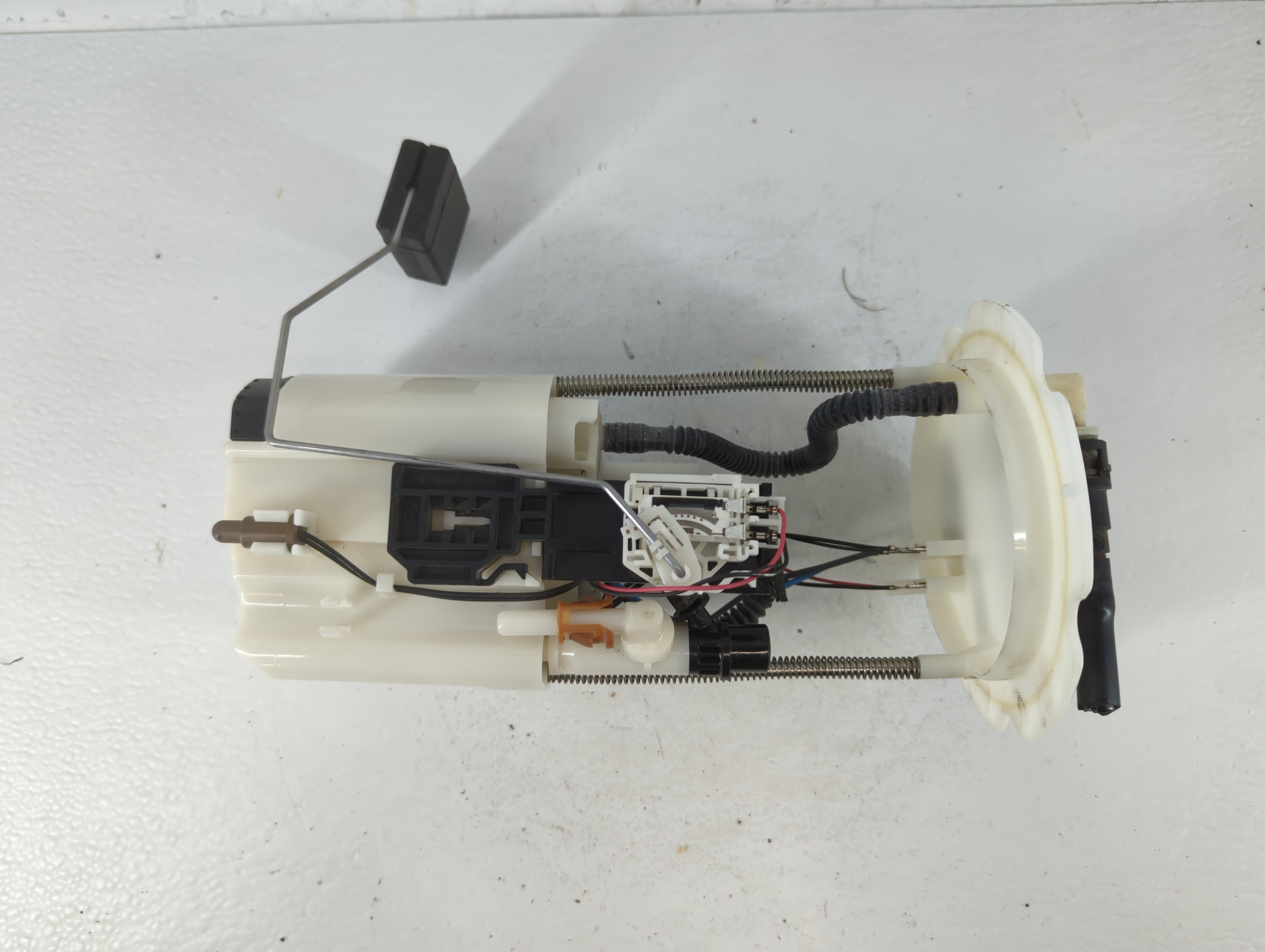 2014-2015 Infiniti Q50 Electrical Gas Fuel Pump Assembly 765038 - Oemusedautoparts1.com