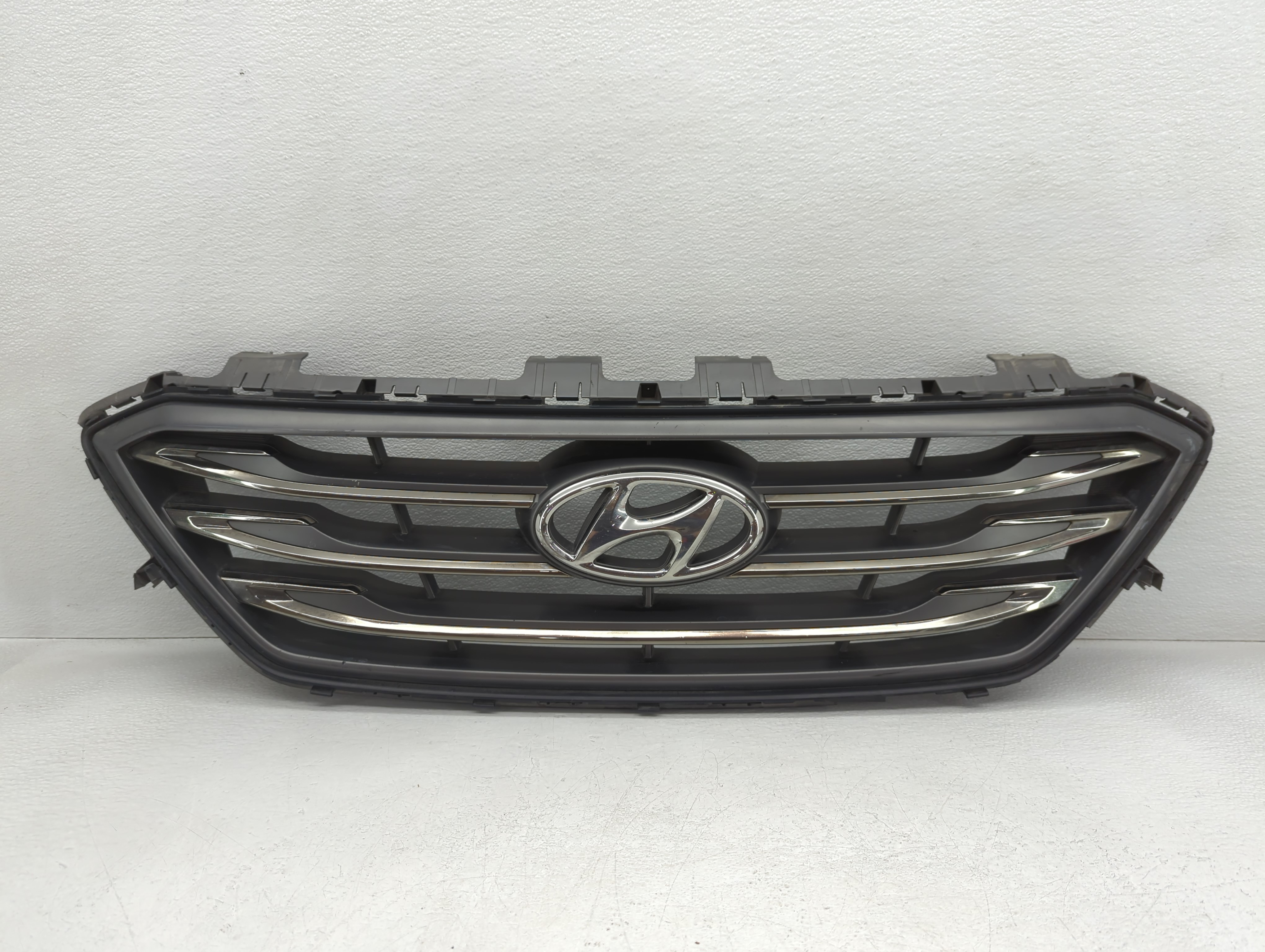 Picture of 2015-2017 Hyundai Sonata Front Bumper Grille Cover 765090