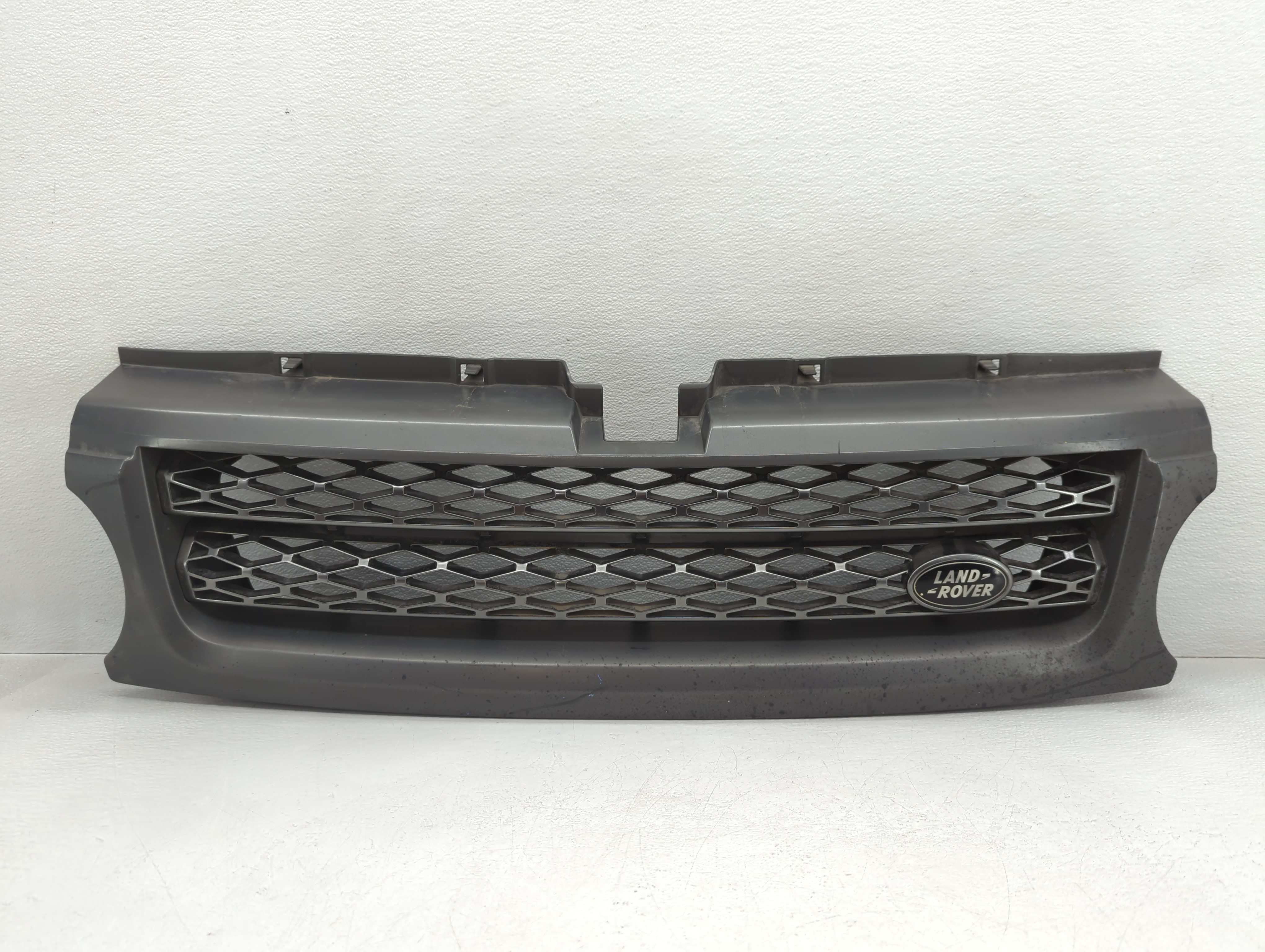 2010-2011 Land Rover Range Rover Sport Front Bumper Grille Cover 765120 - Oemusedautoparts1.com