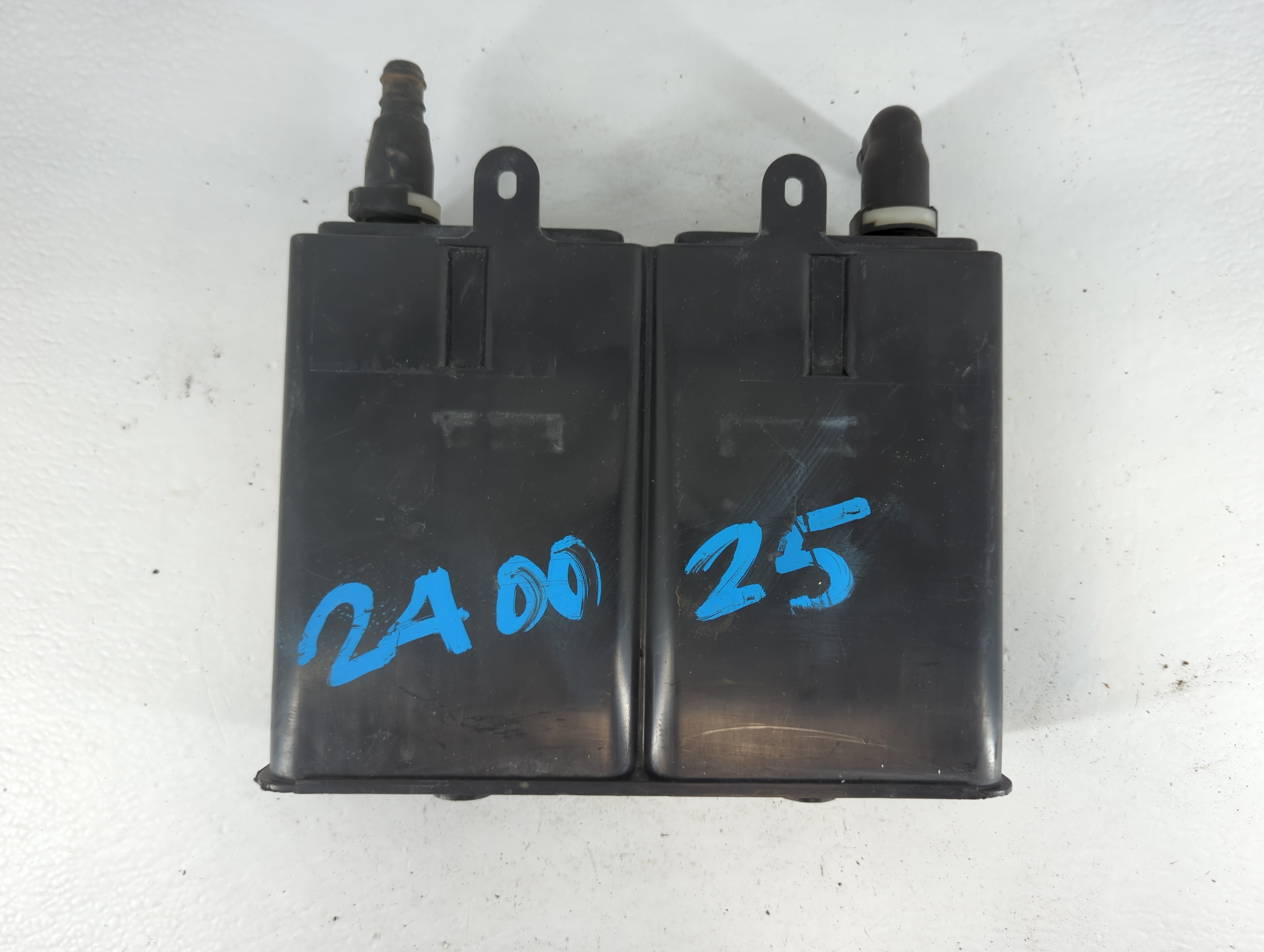 2006 Ford Crown Victoria Fuel Vapor Charcoal Canister 765131 - Oemusedautoparts1.com