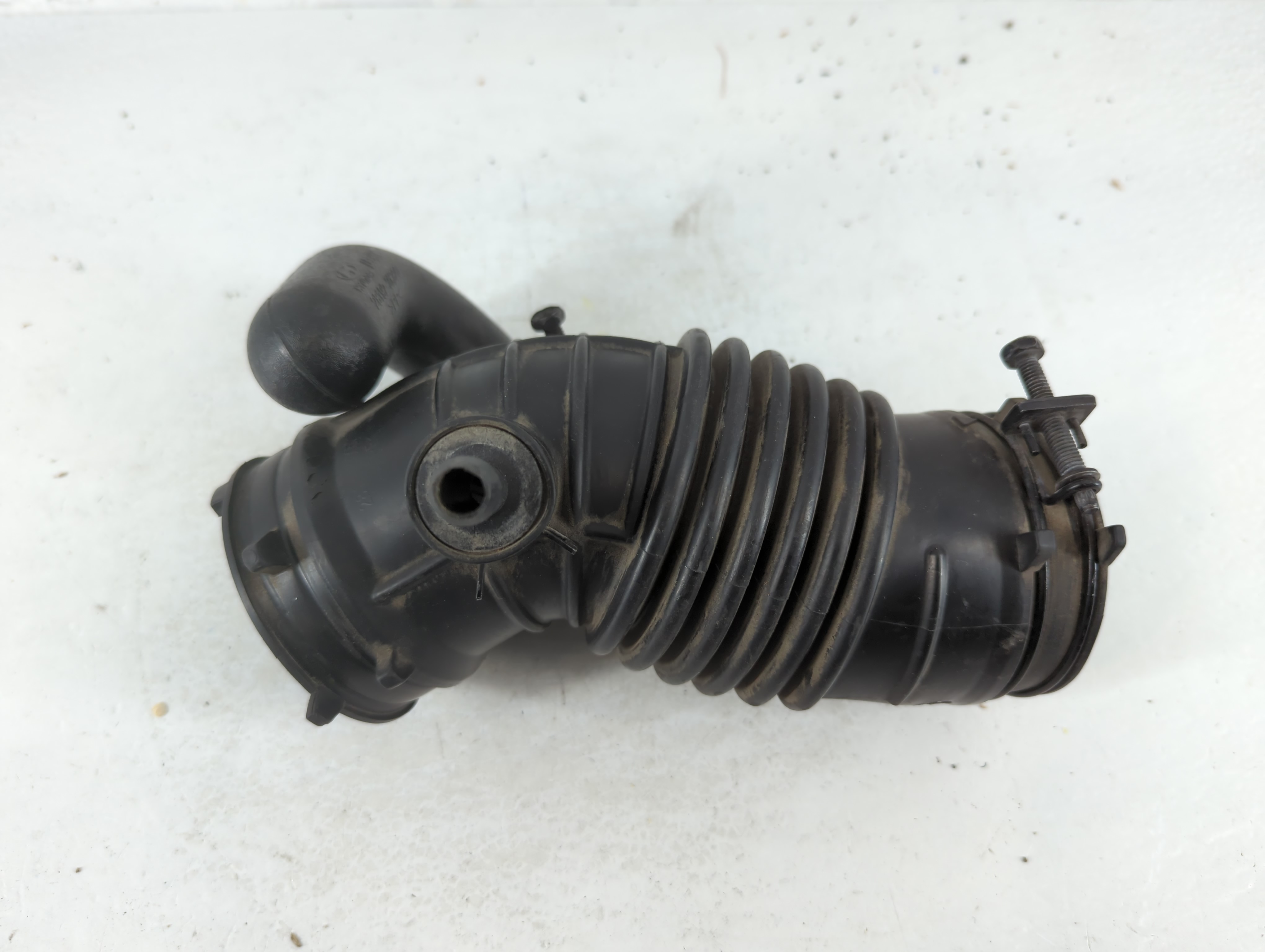 Picture of 2016 Hyundai Elantra Air Cleaner Intake Duct Hose Tube 765148
