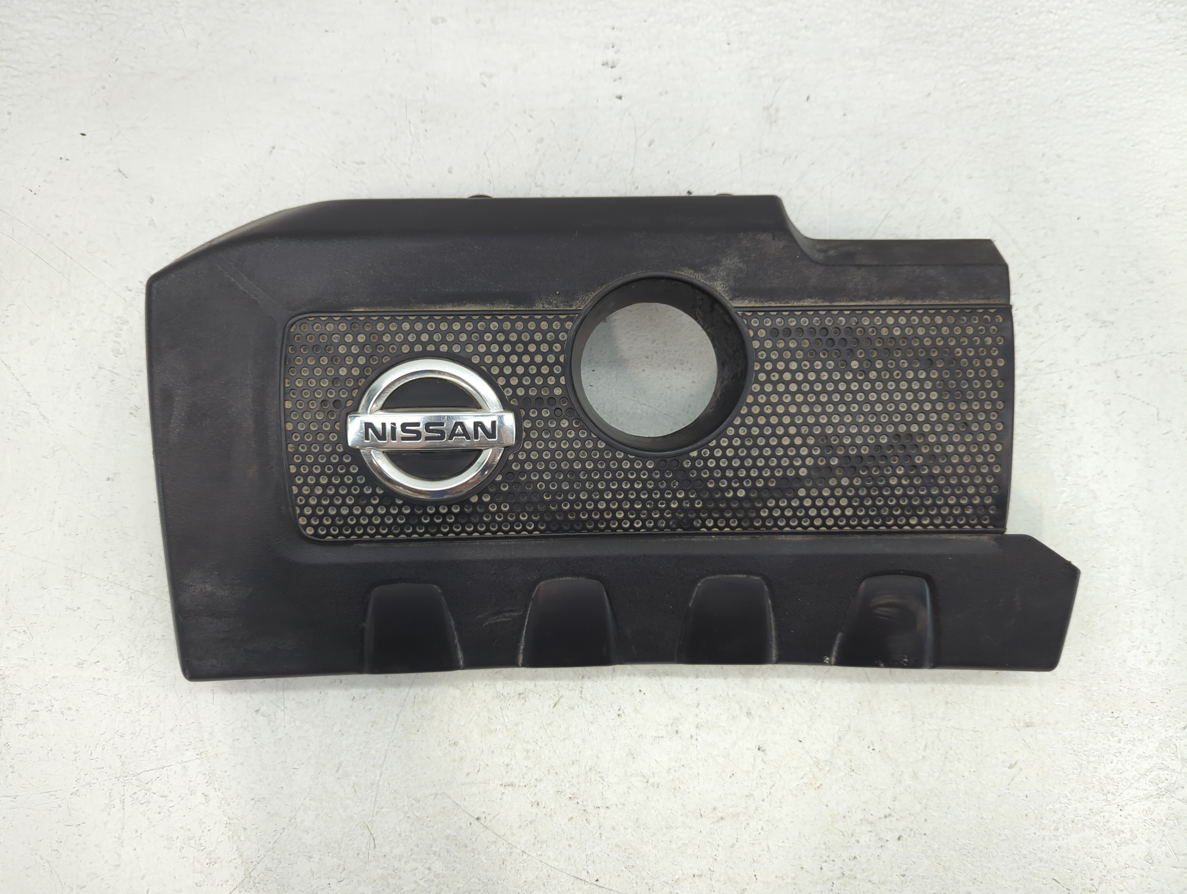 Picture of 2015 Nissan Sentra Engine Cover 765173