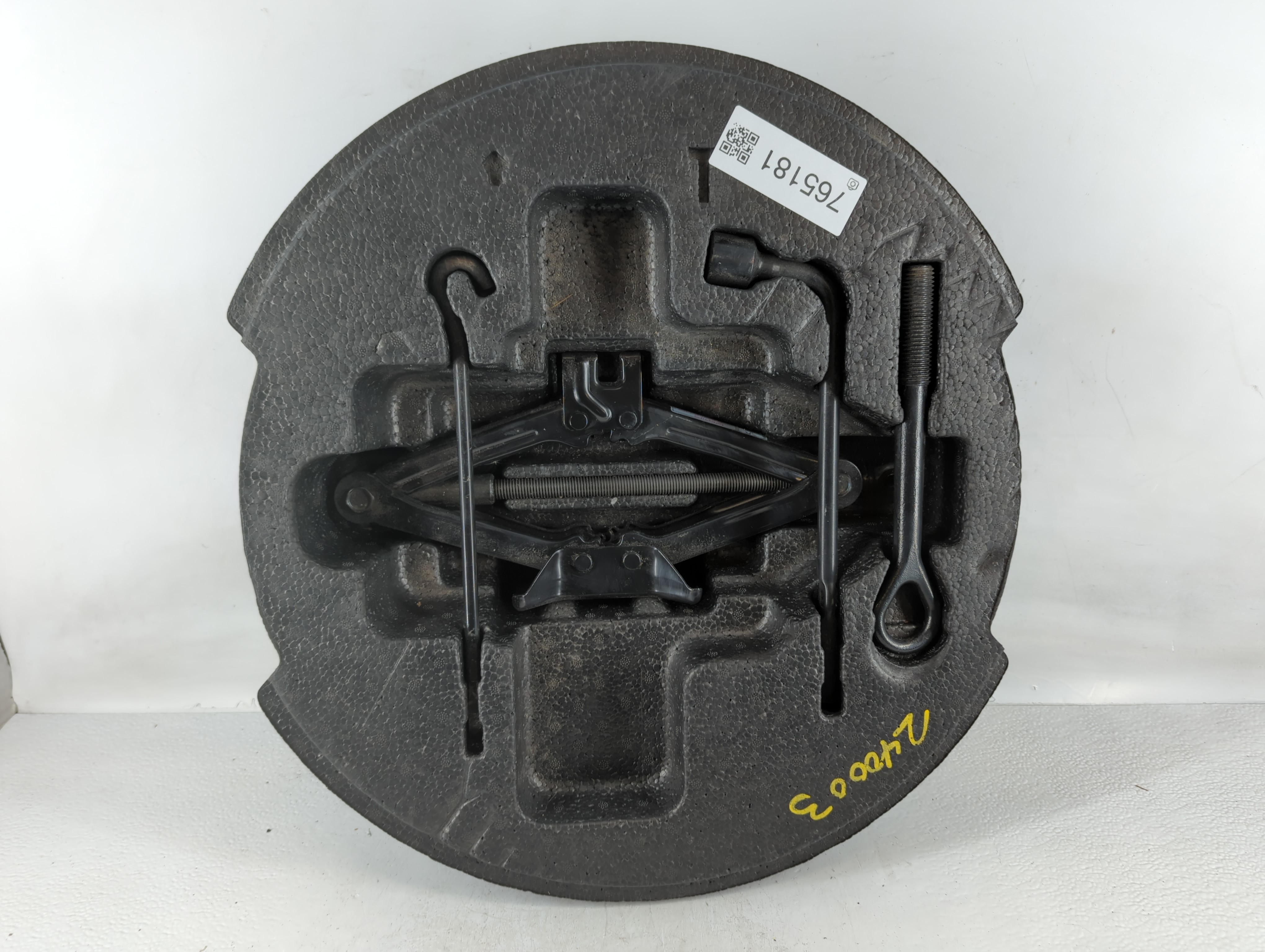 2009 Hyundai Genesis Spare Scissor Car Jack 765181 - Oemusedautoparts1.com
