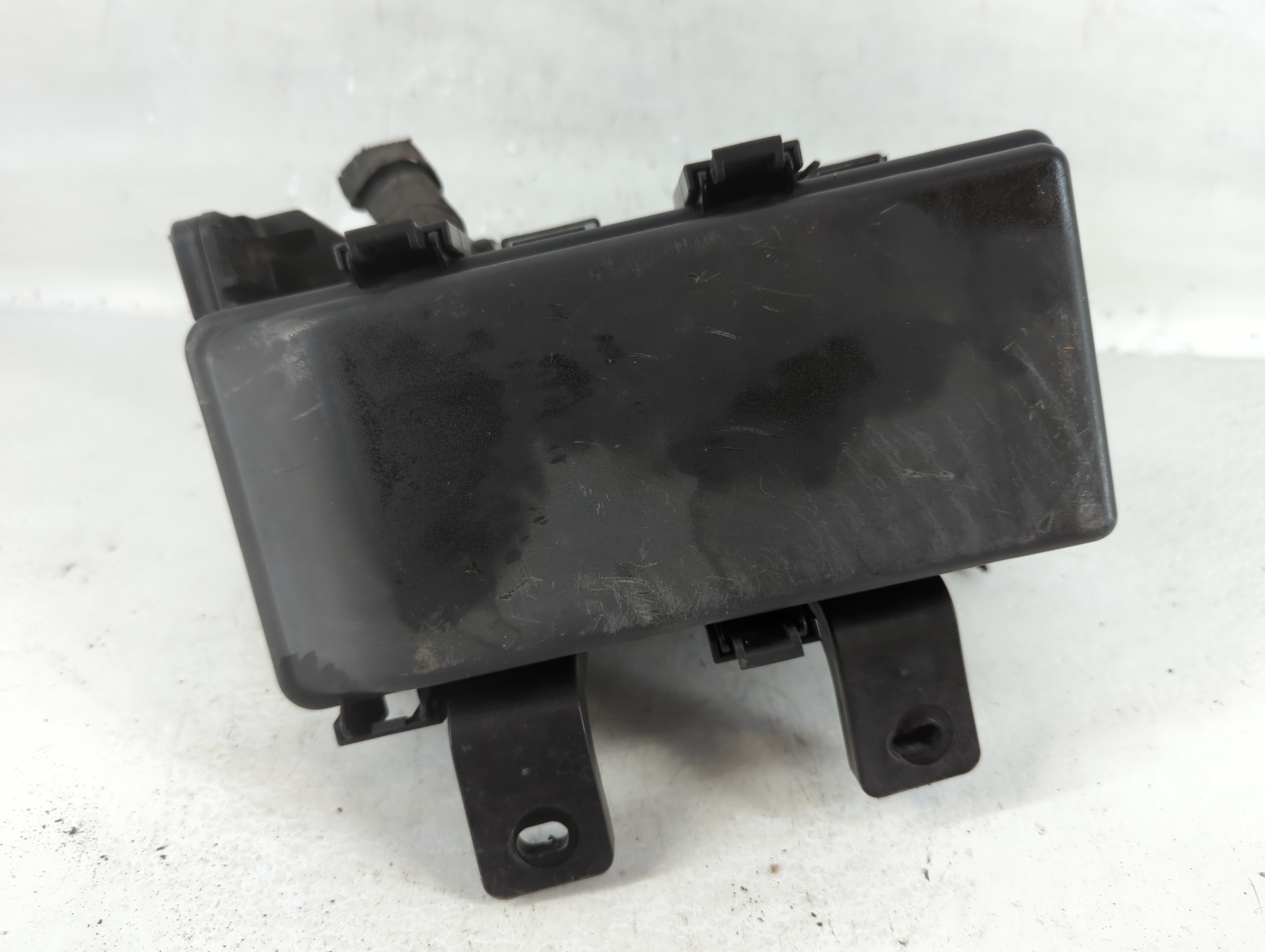 Picture of 2006-2010 Hyundai Sonata Fusebox Fuse Box Relay Module 765193