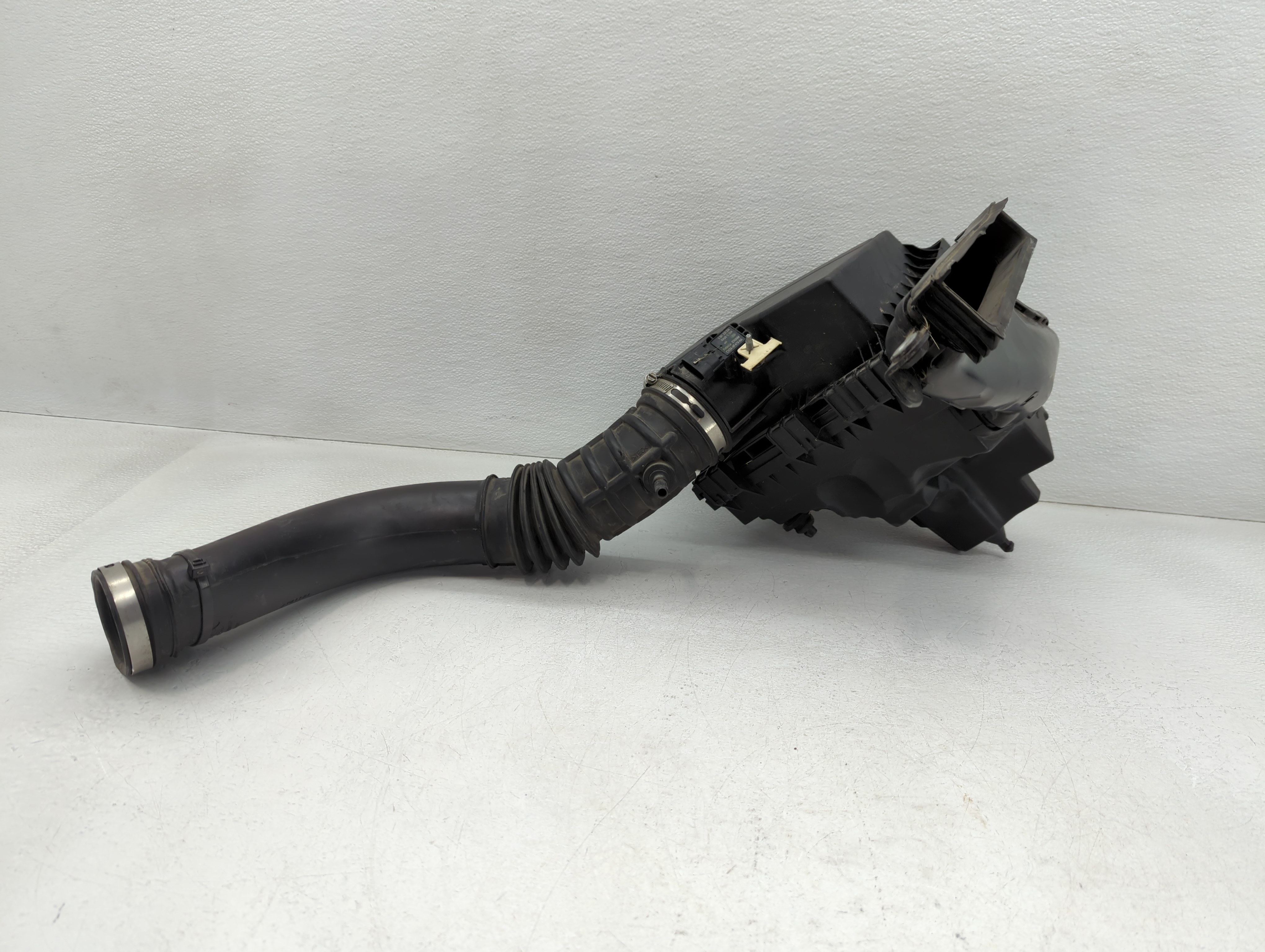 Picture of 2013-2014 Ford Fusion Air Cleaner Intake-duct Hose Tube 765201