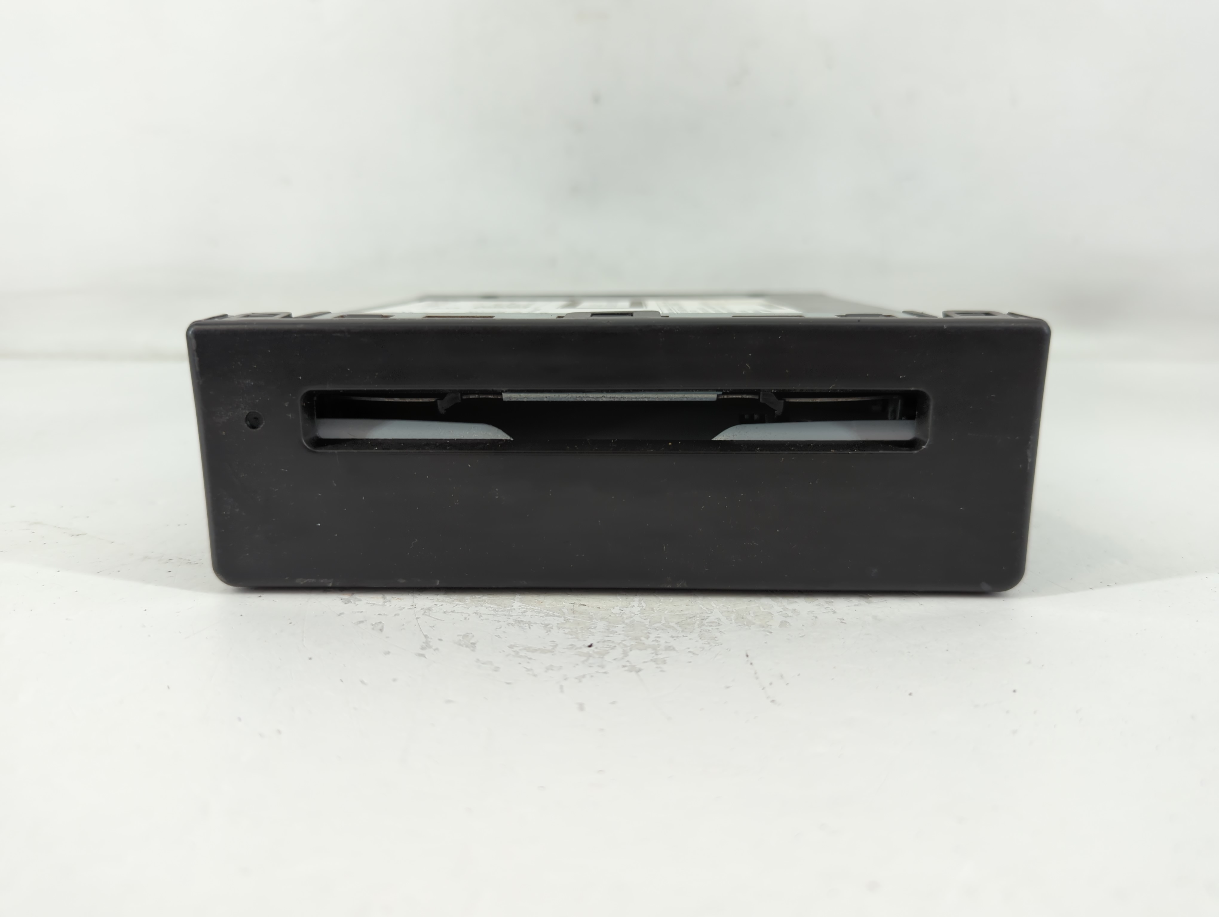 2016 Chevrolet Silverado 1500 Am Fm Cd Player Radio Receiver 765523 - Oemusedautoparts1.com