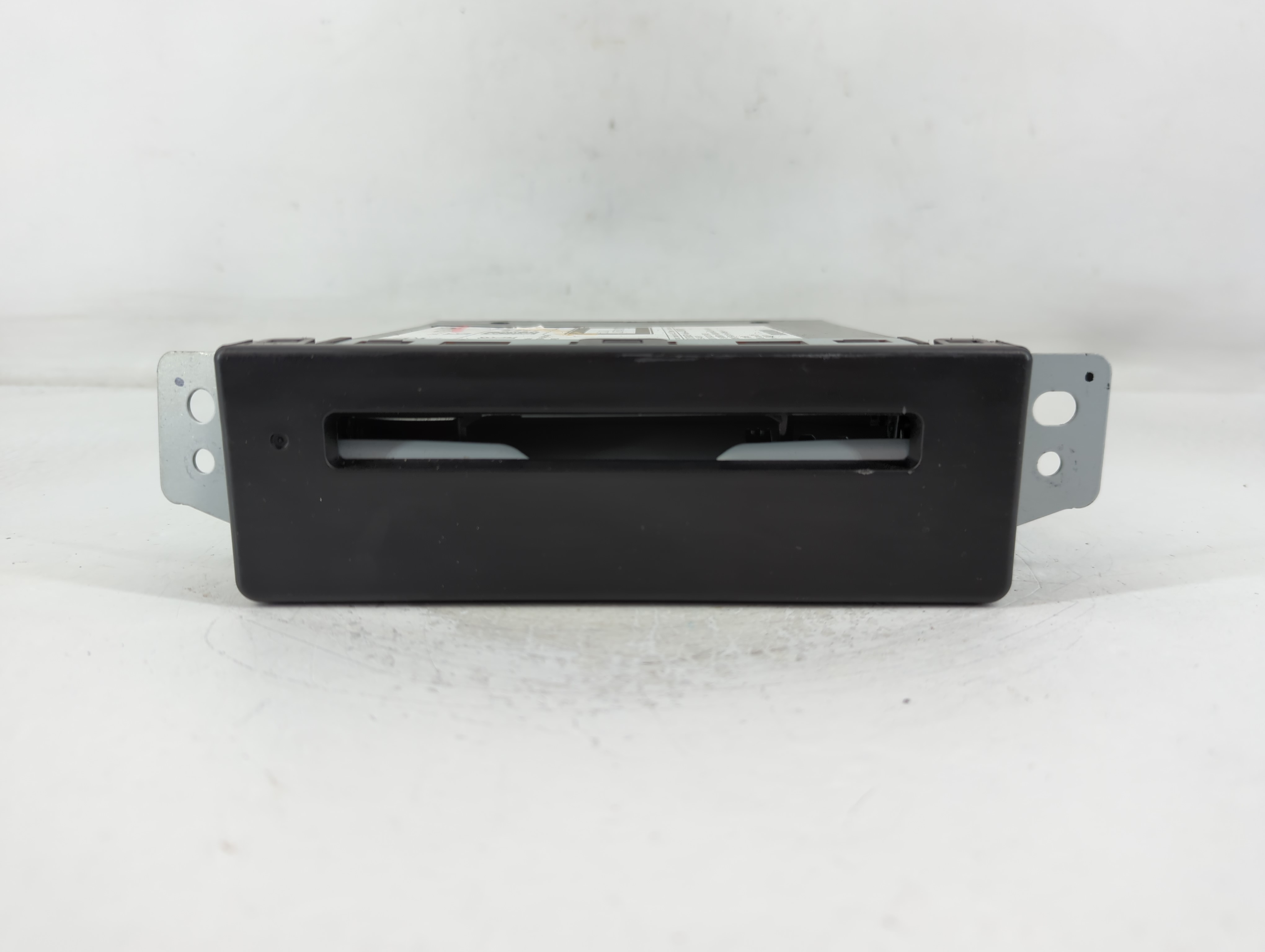 2015-2015 Gmc Sierra 1500 Am Fm Cd Player Radio Receiver 765653 - Oemusedautoparts1.com