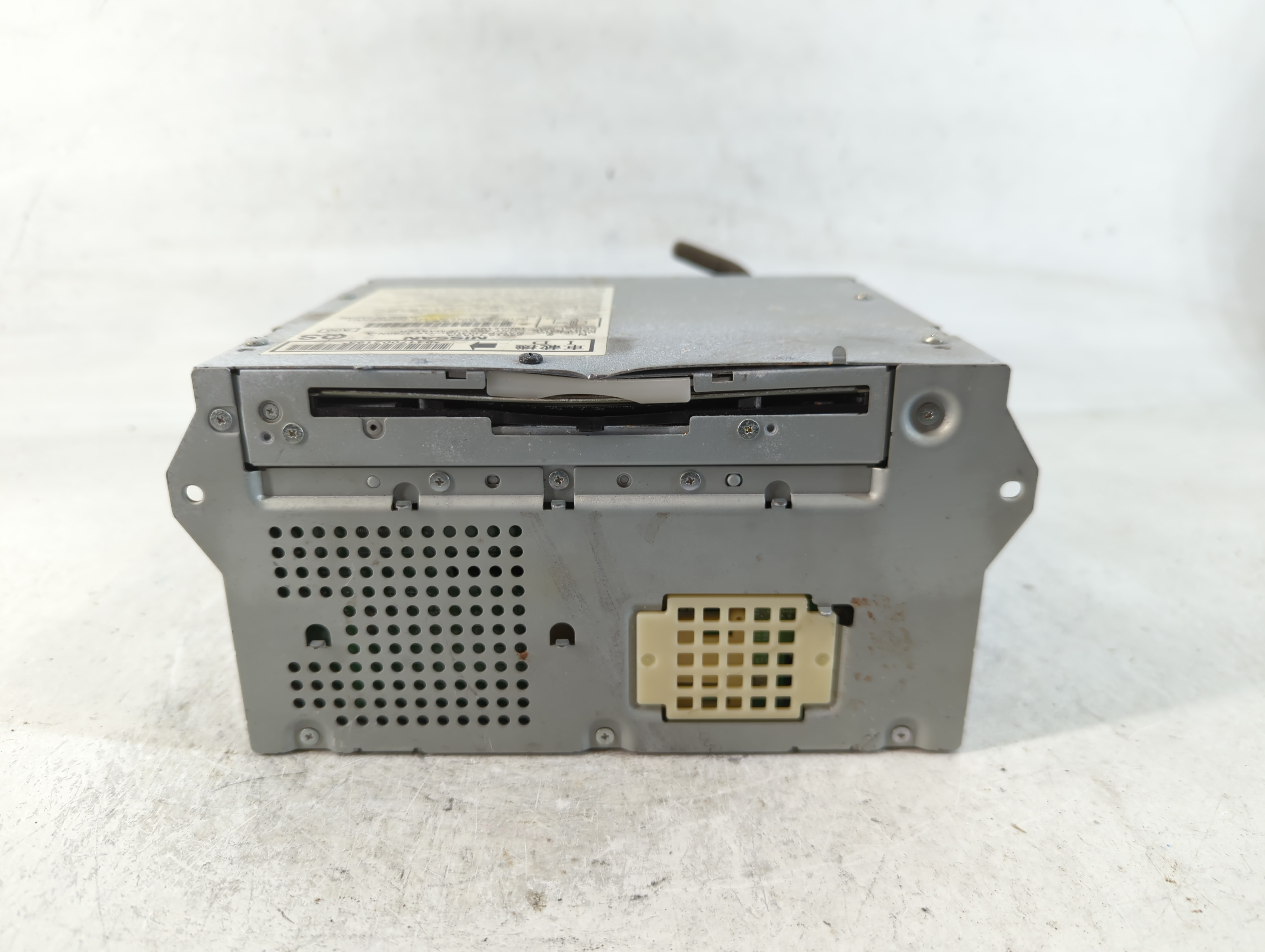 Nissan Maxima Am Fm Cd Player Radio Receiver 765849 - Oemusedautoparts1.com