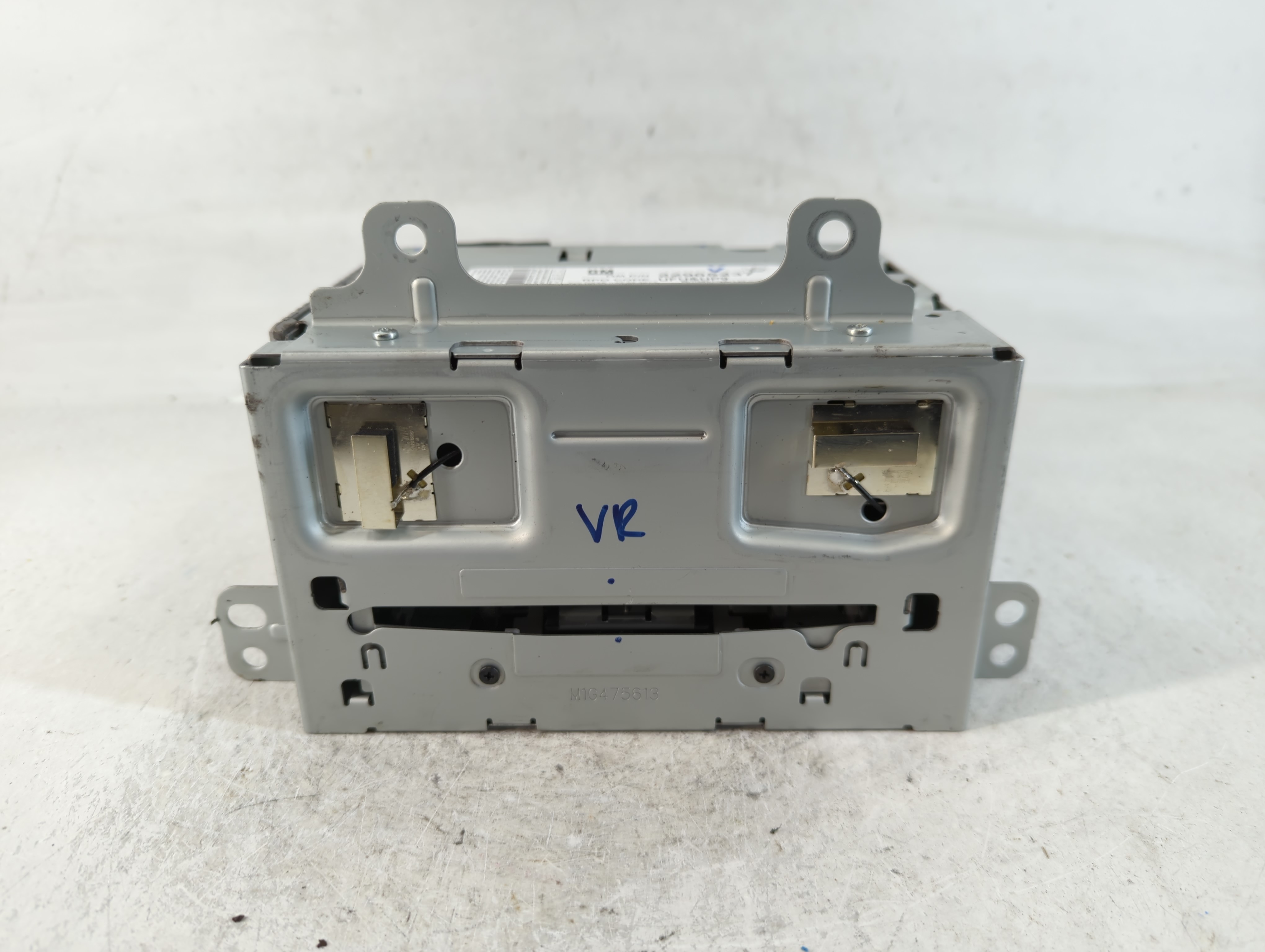 2013-2013 Buick Verano Am Fm Cd Player Radio Receiver 765850 - Oemusedautoparts1.com